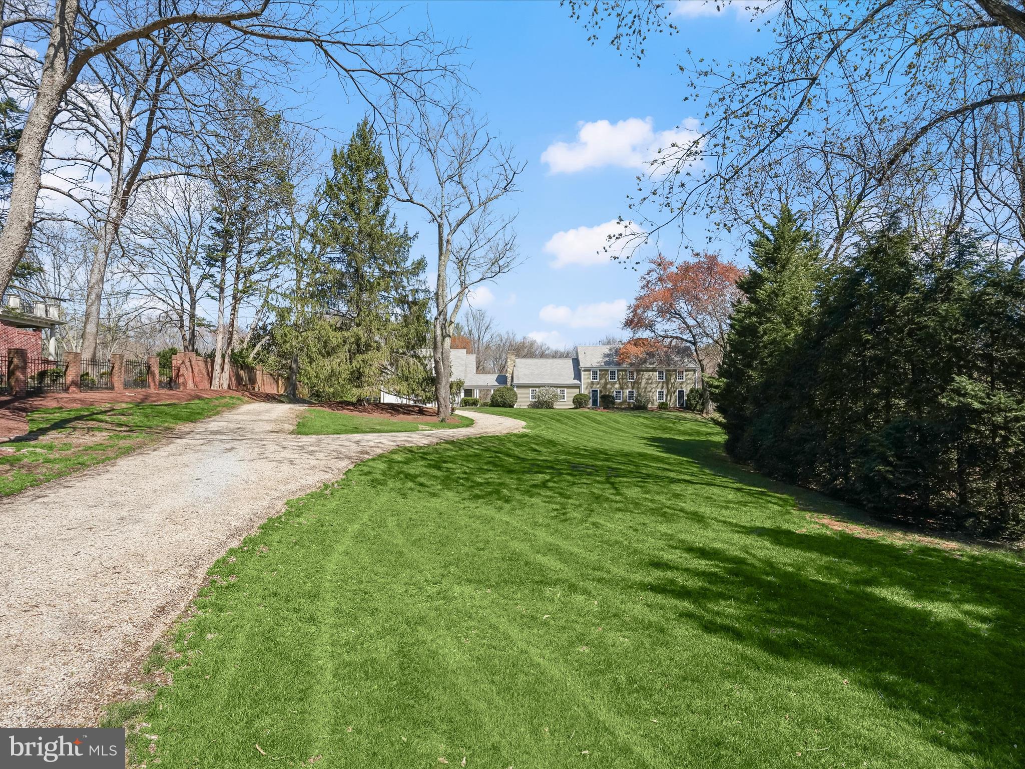 WOODSIDE ESTATES - Residential