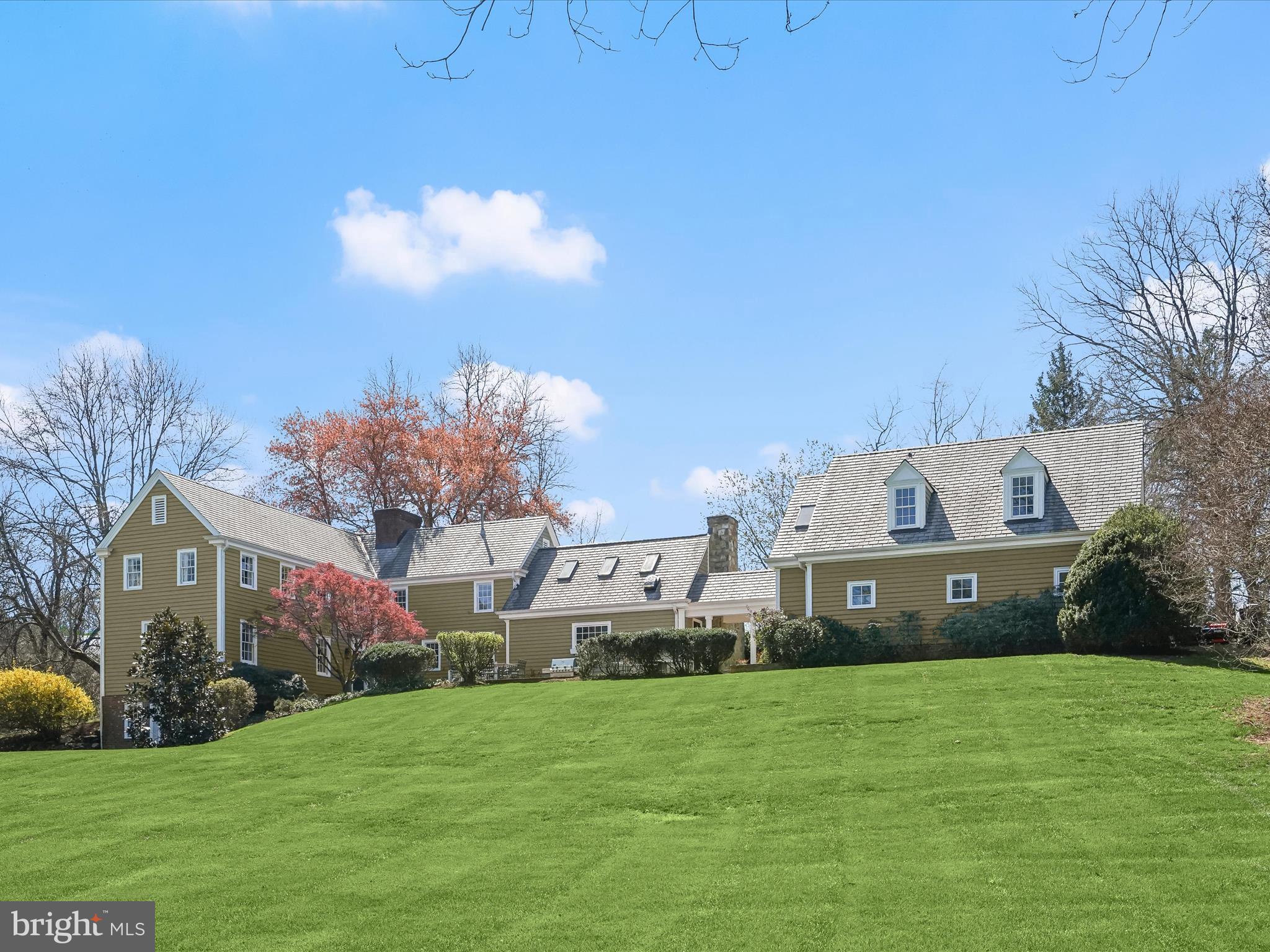 WOODSIDE ESTATES - Residential