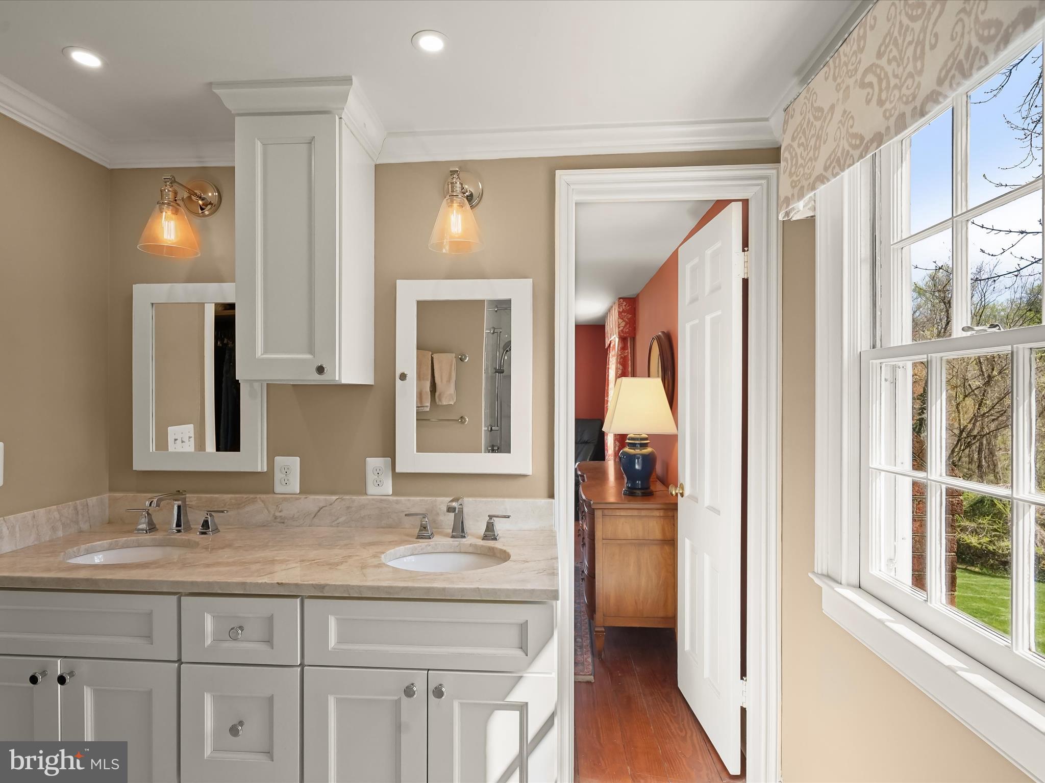 WOODSIDE ESTATES - Residential