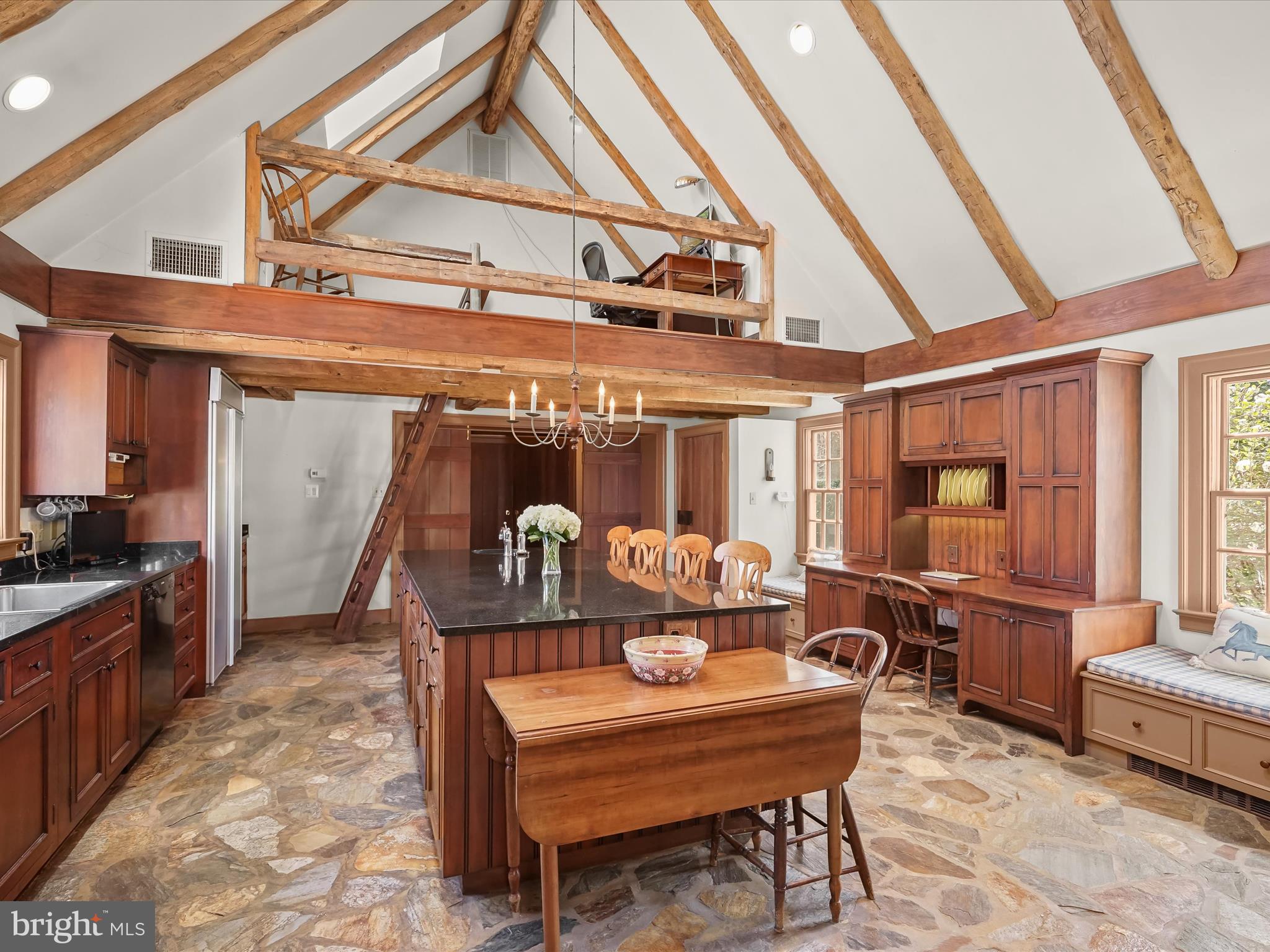 WOODSIDE ESTATES - Residential