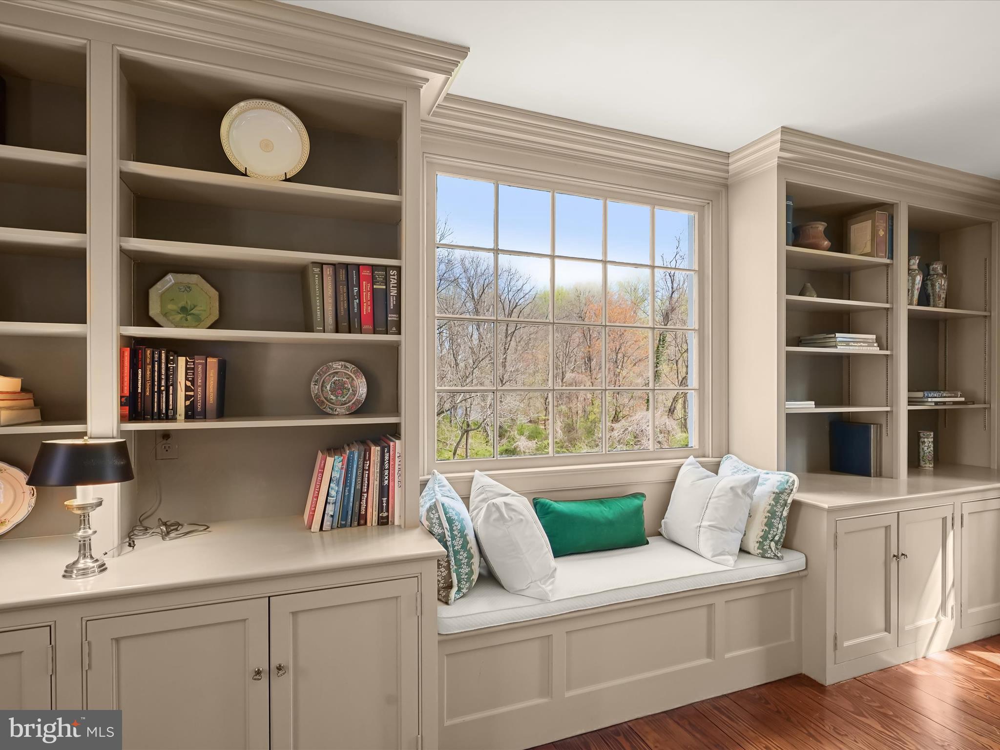 WOODSIDE ESTATES - Residential