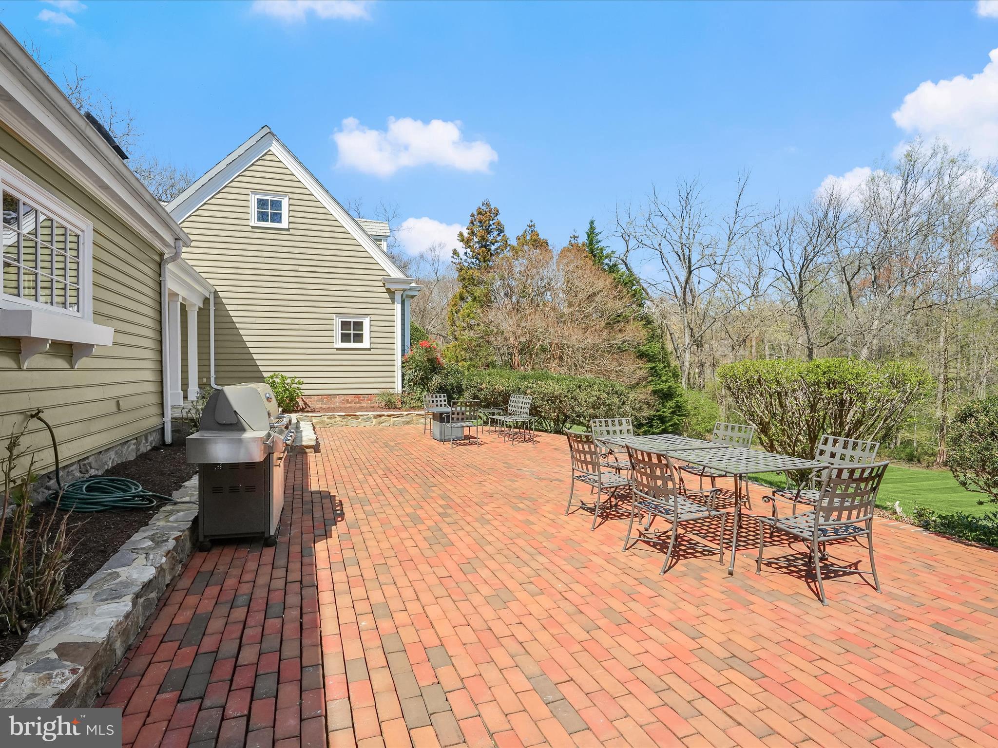 WOODSIDE ESTATES - Residential