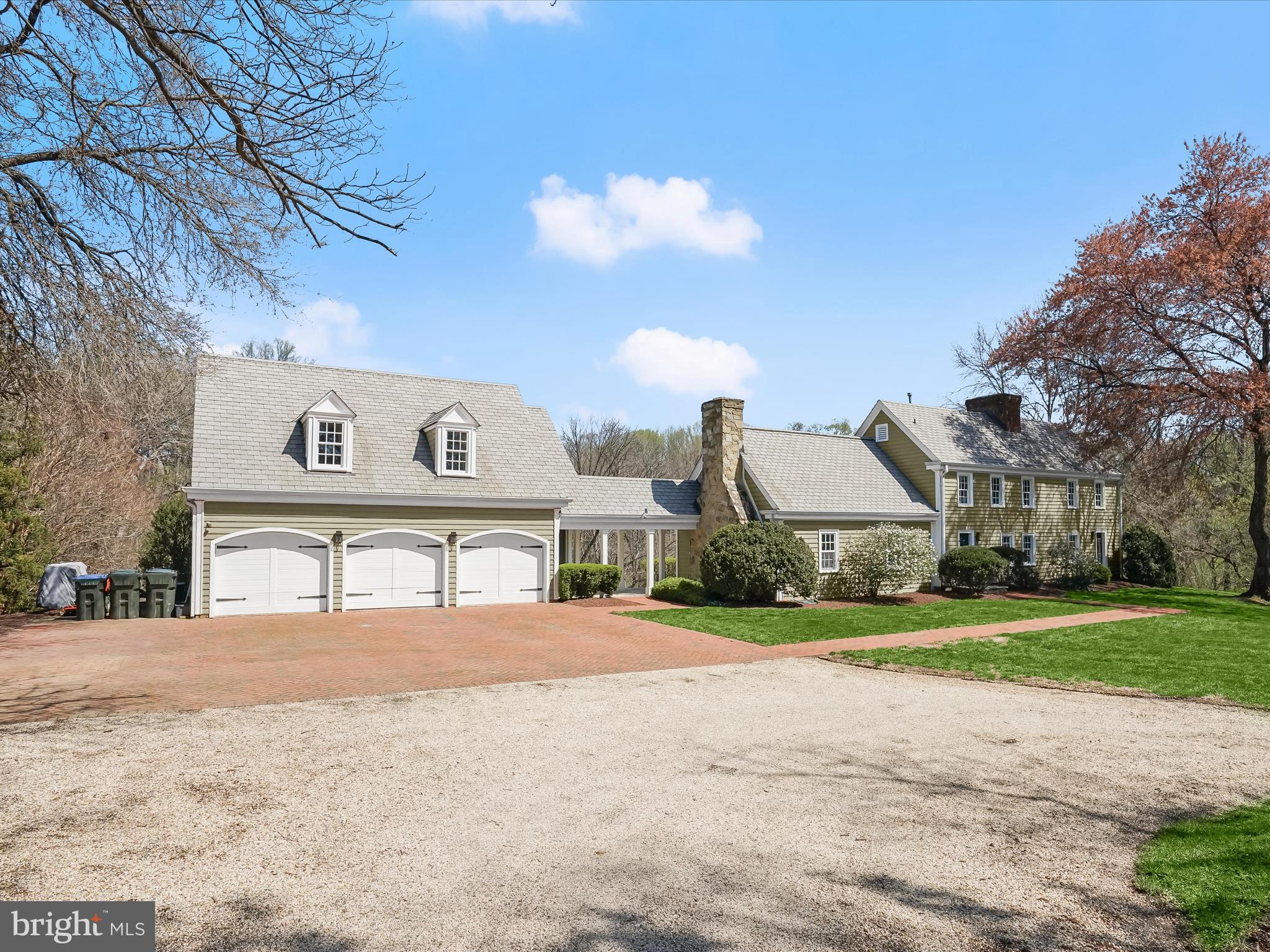 WOODSIDE ESTATES - Residential