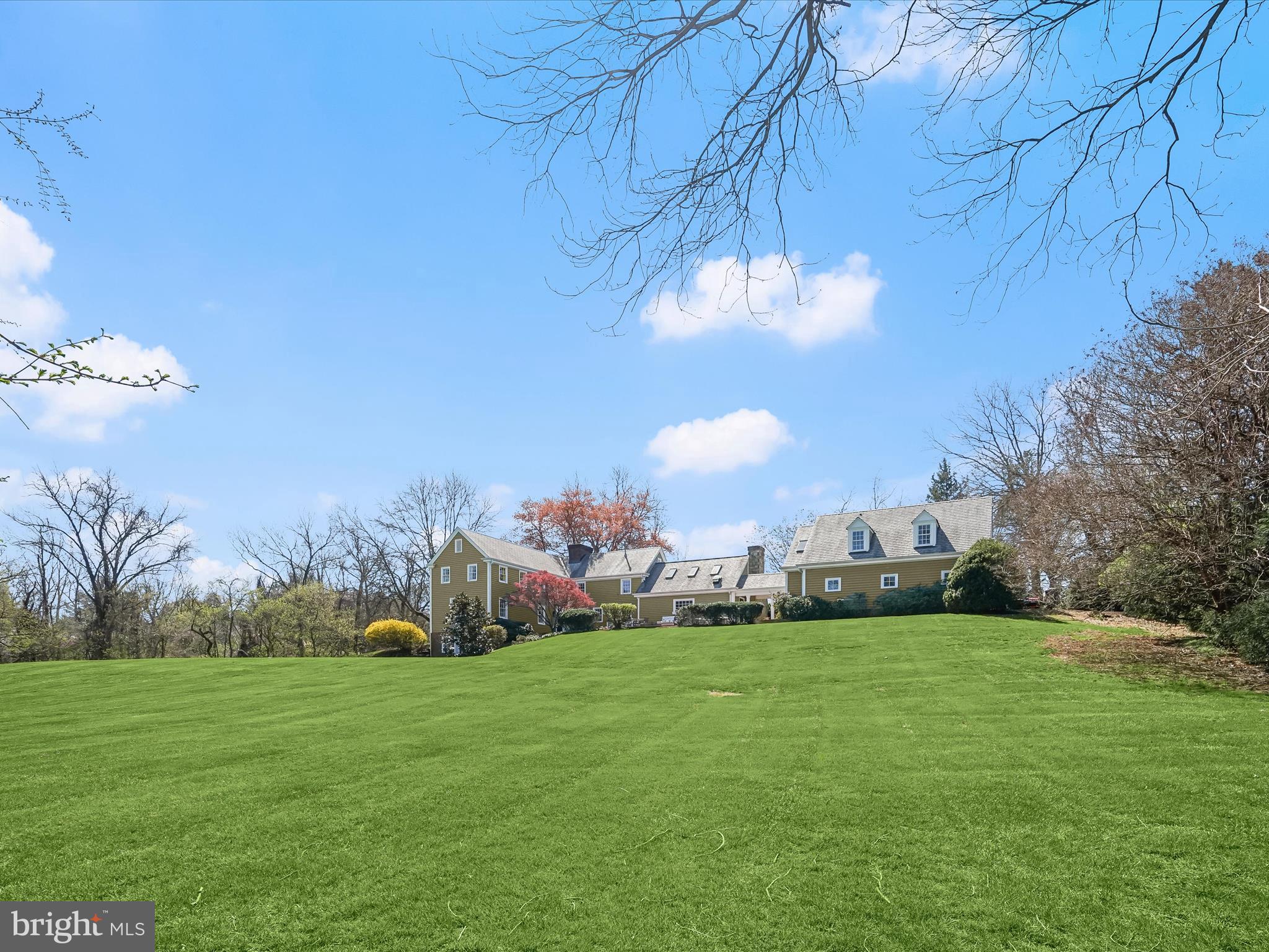 WOODSIDE ESTATES - Residential