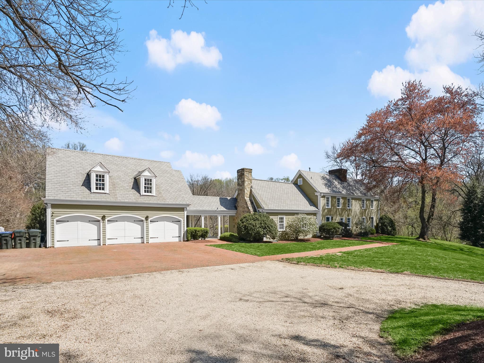 WOODSIDE ESTATES - Residential