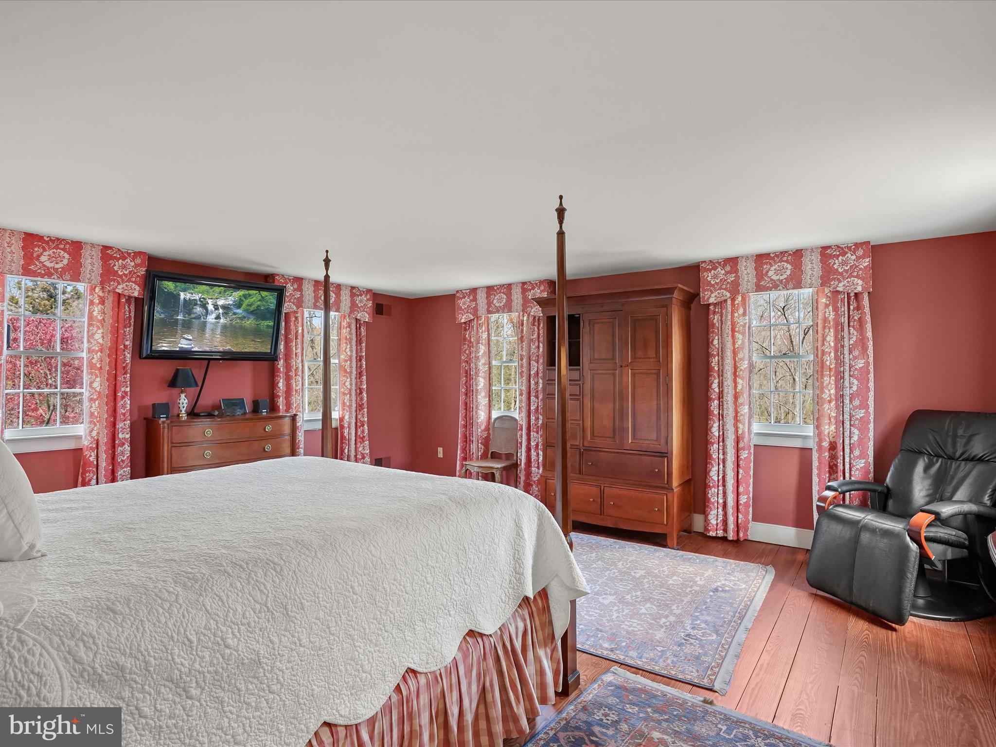 WOODSIDE ESTATES - Residential