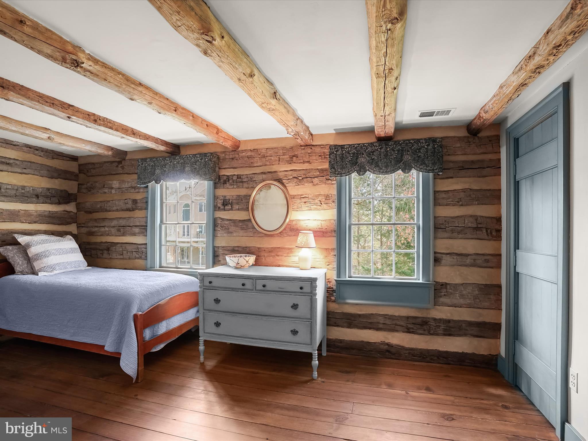 WOODSIDE ESTATES - Residential