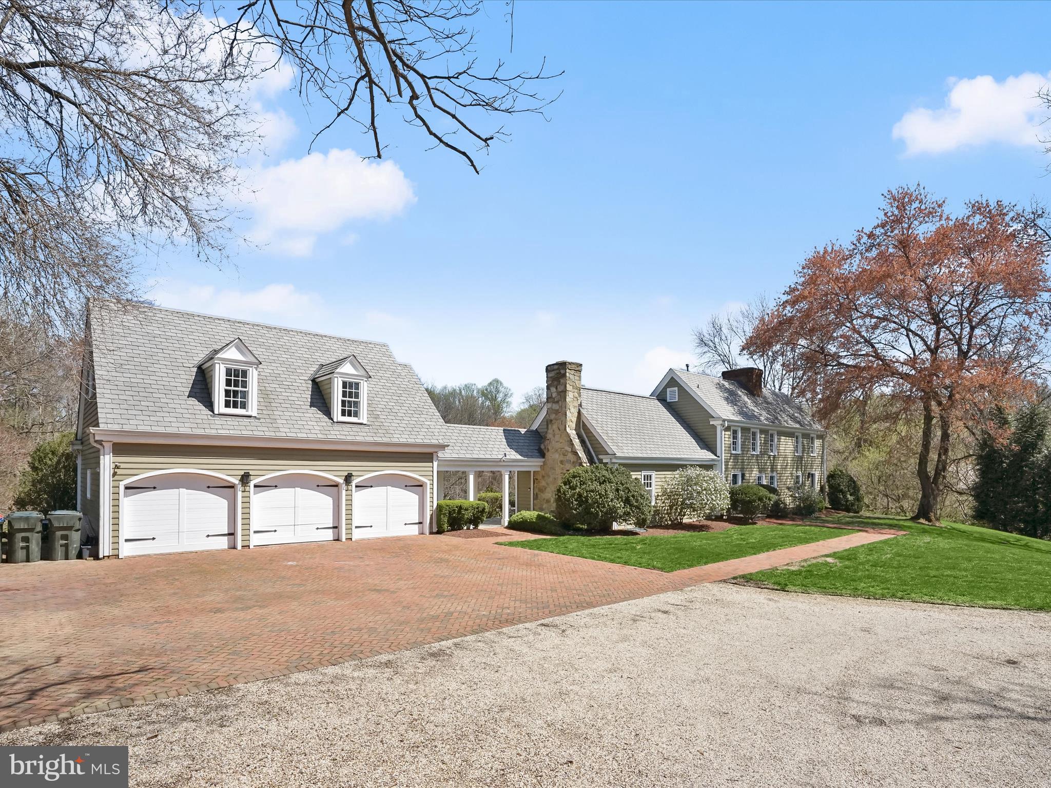 WOODSIDE ESTATES - Residential