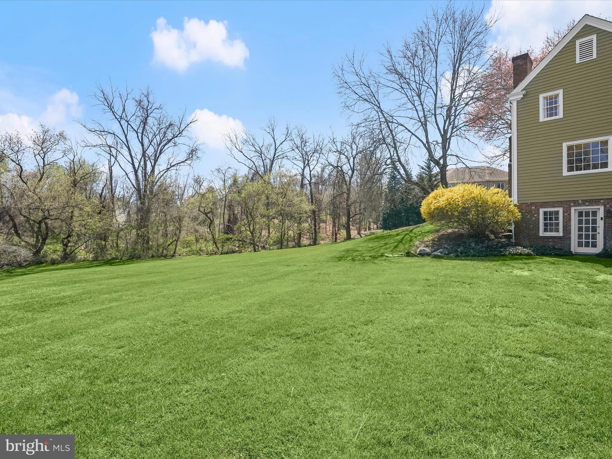 WOODSIDE ESTATES - Residential