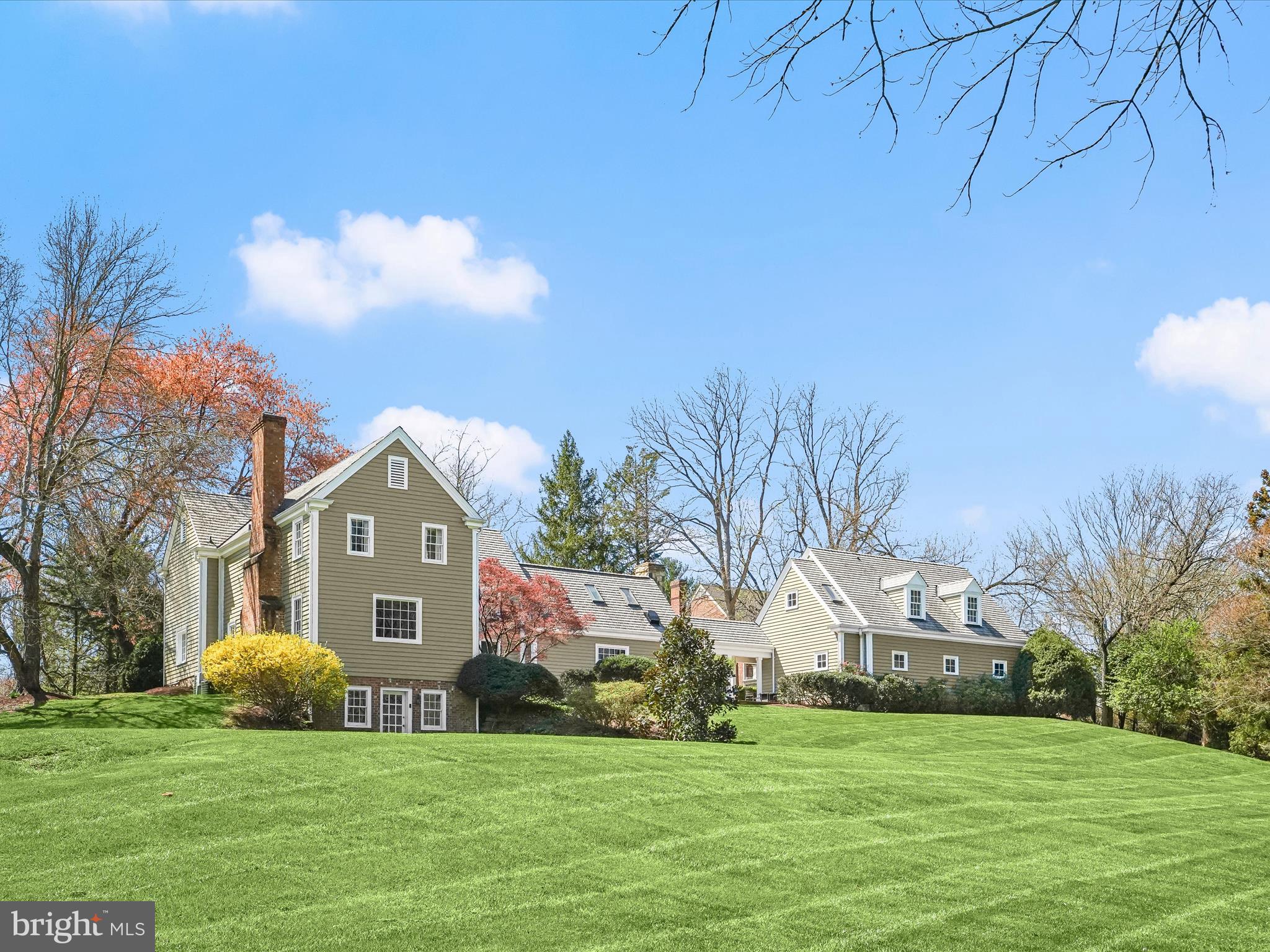 WOODSIDE ESTATES - Residential