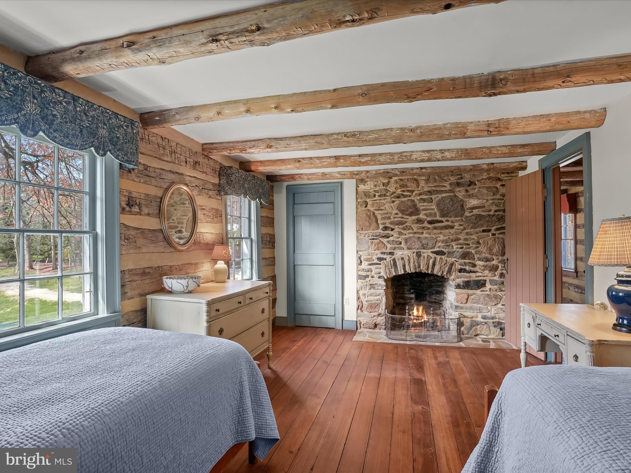 WOODSIDE ESTATES - Residential