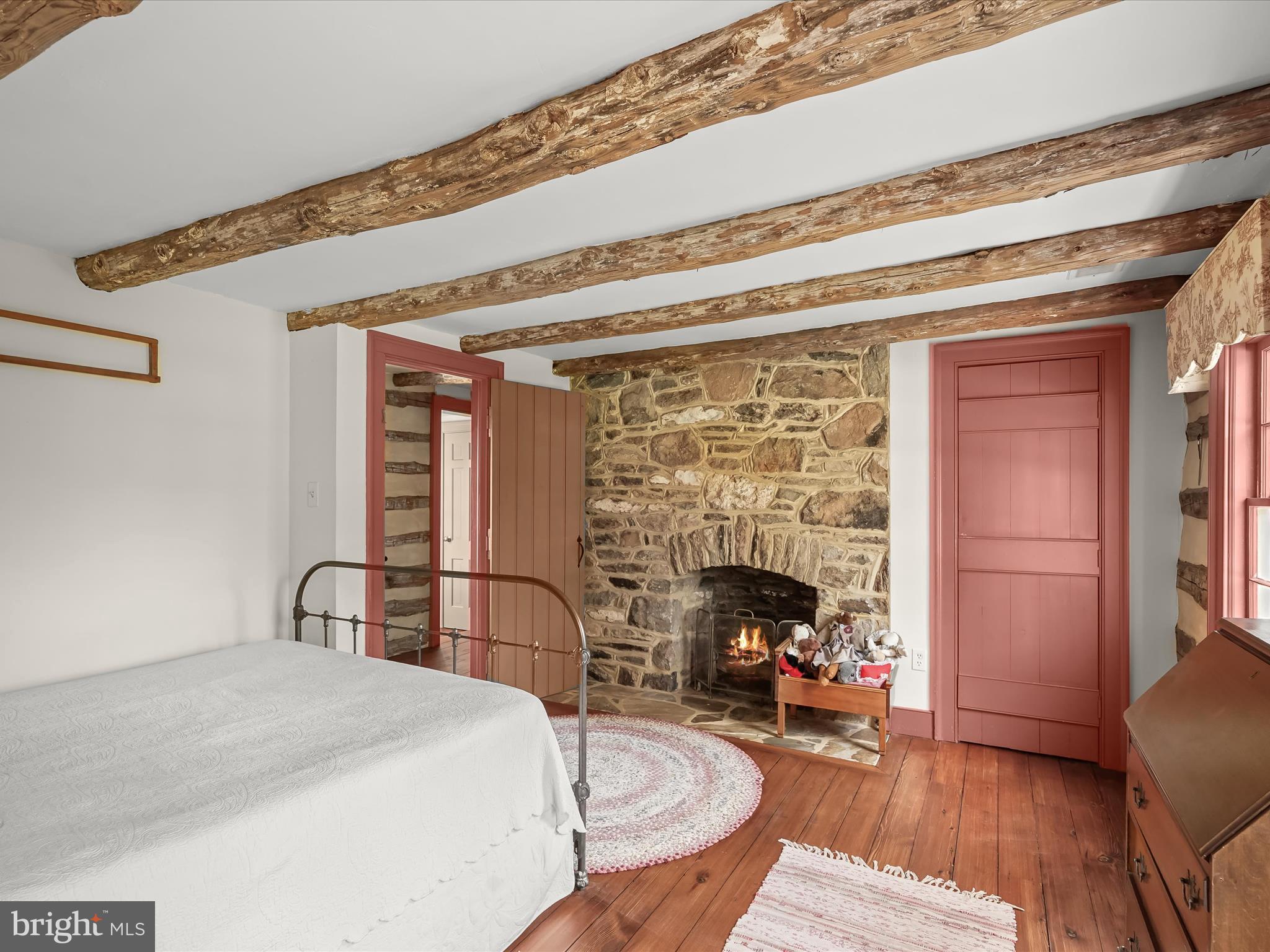 WOODSIDE ESTATES - Residential