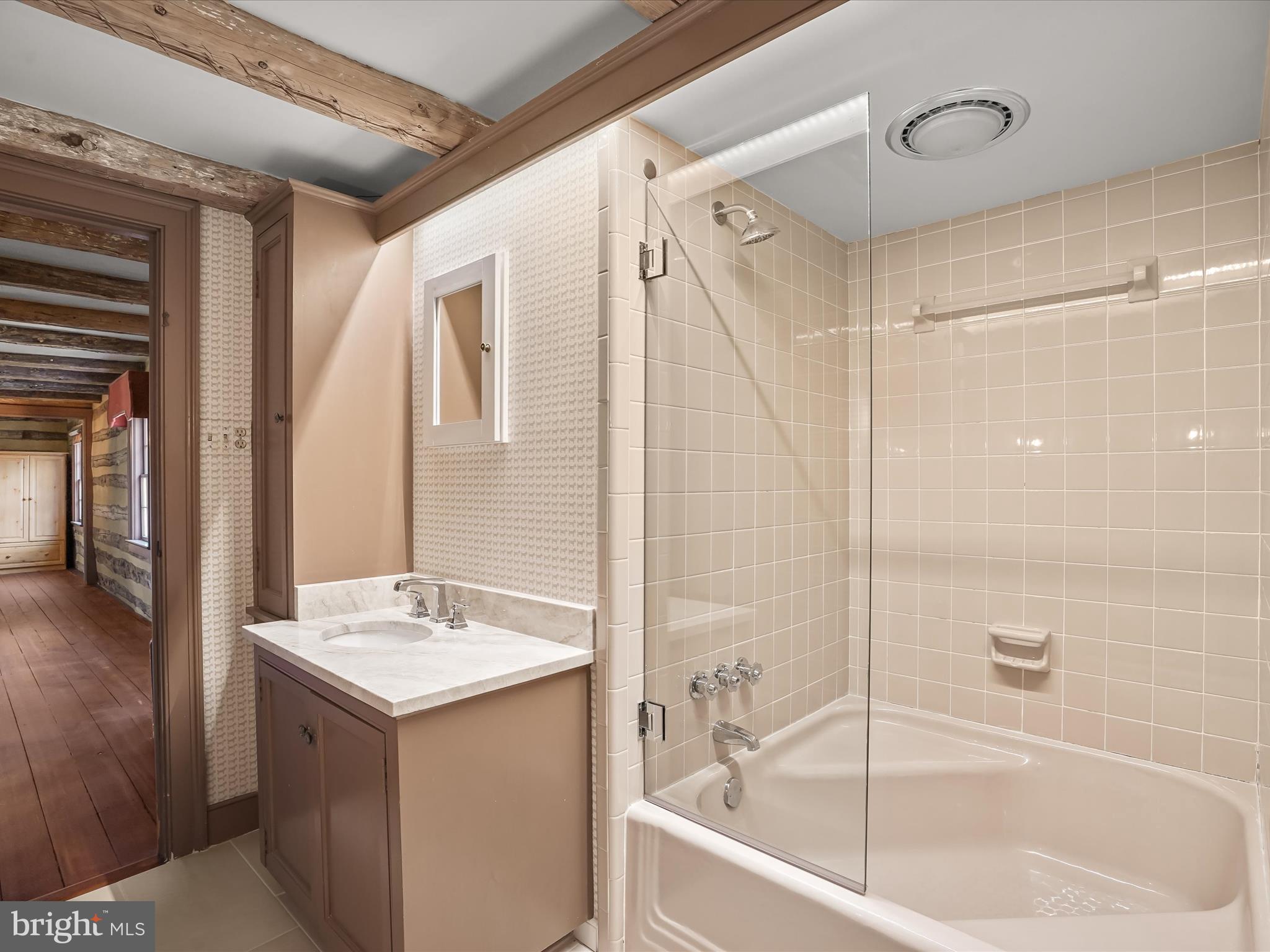 WOODSIDE ESTATES - Residential