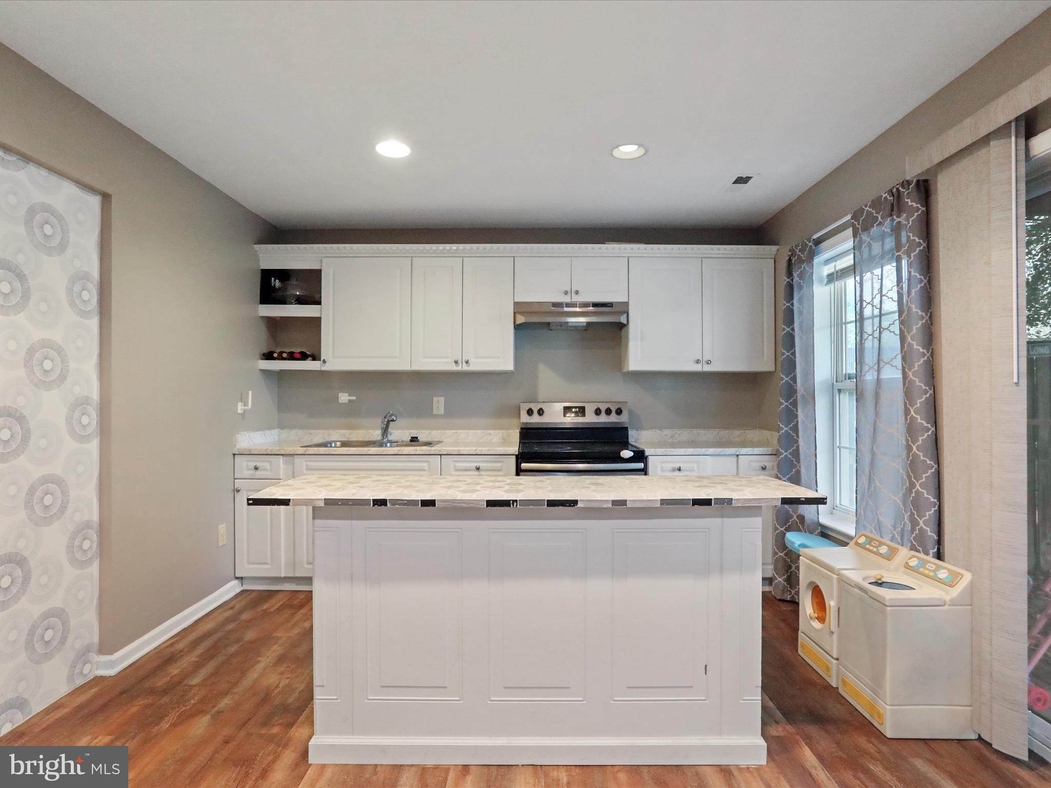 PRENTISS POINT II TOWNHOMES - Residential