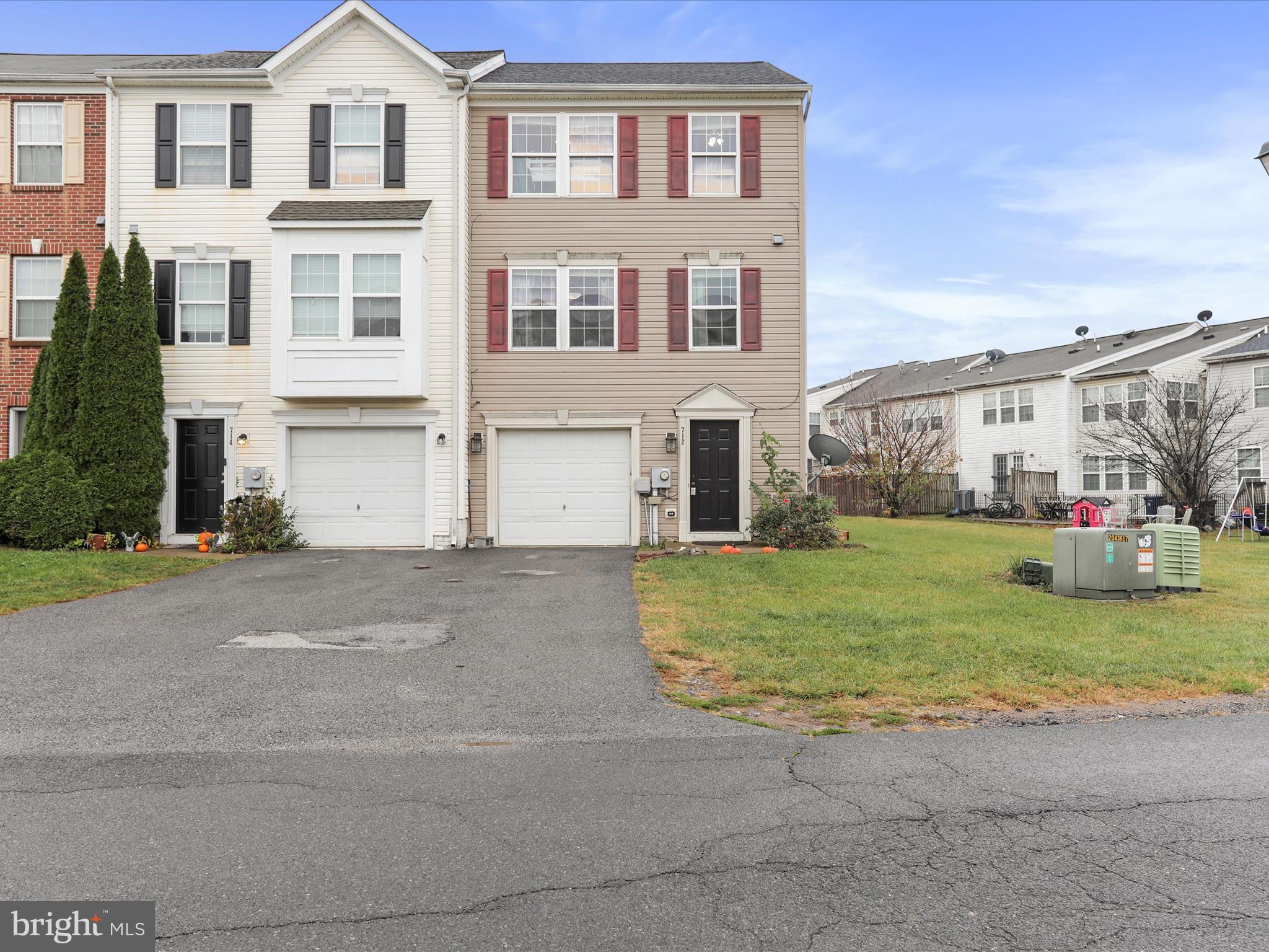 PRENTISS POINT II TOWNHOMES - Residential