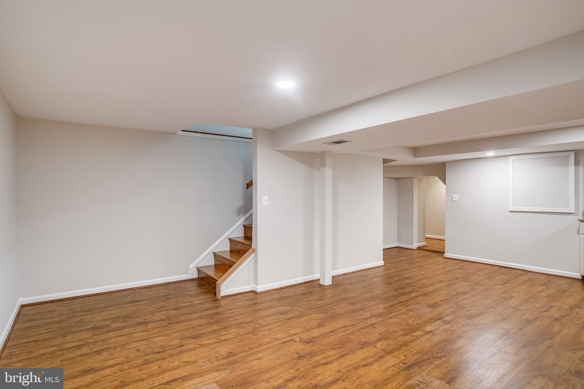 ROLLING KNOLLS - Residential