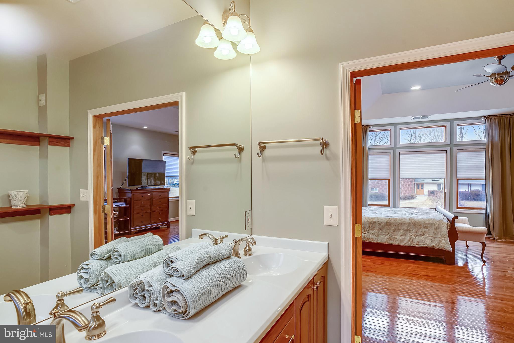 ROLLING KNOLLS - Residential