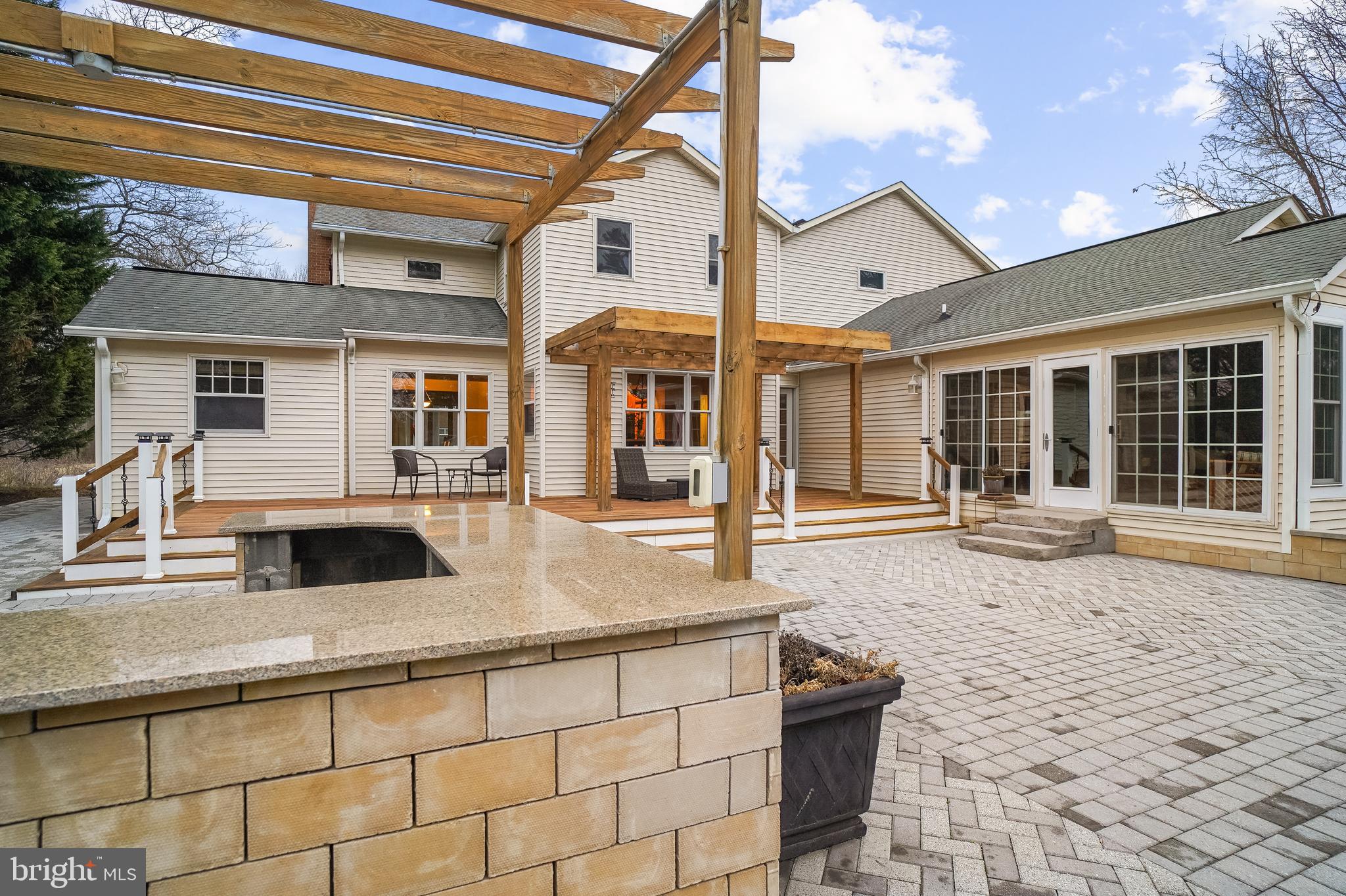 ROLLING KNOLLS - Residential