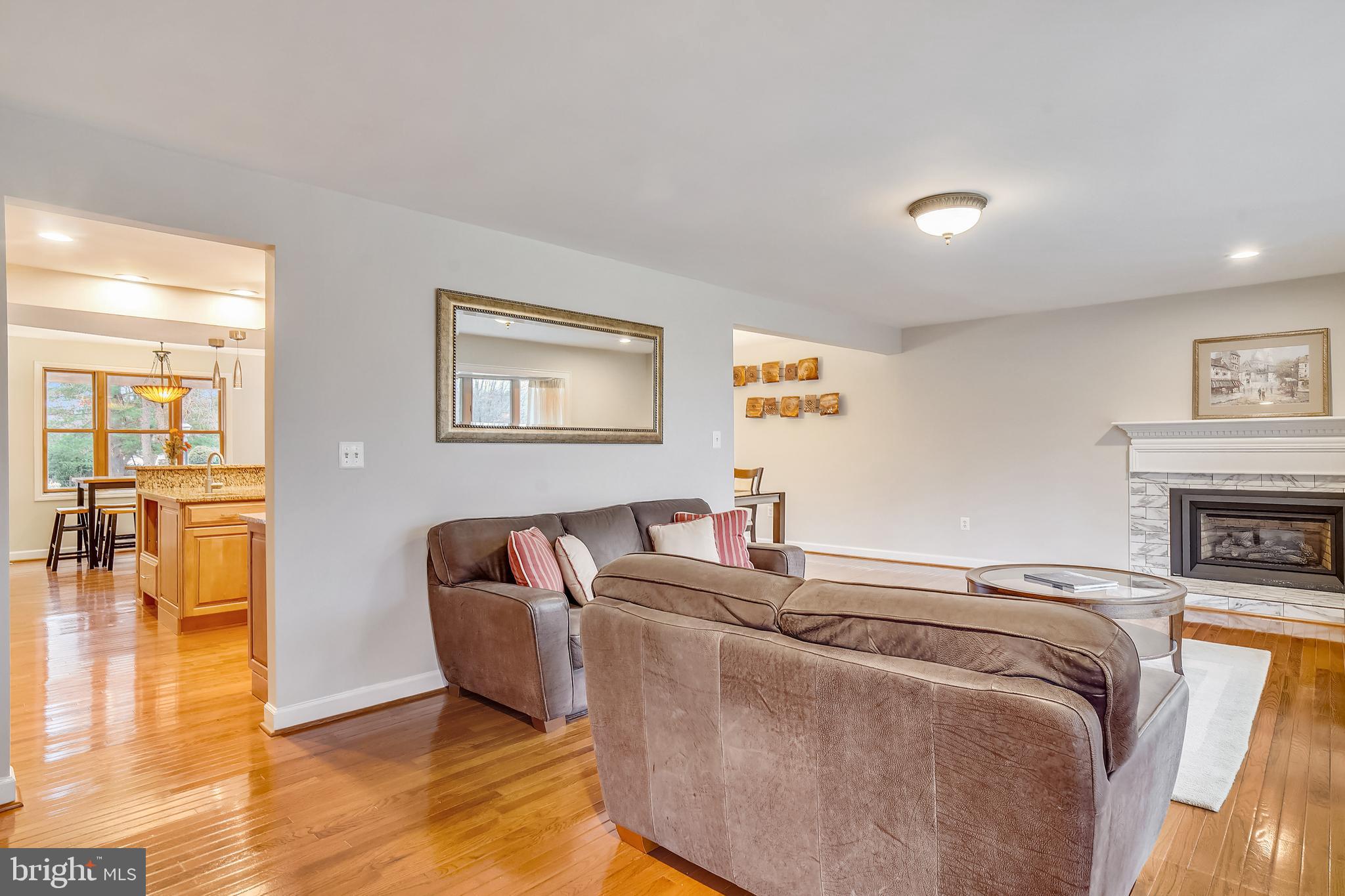 ROLLING KNOLLS - Residential