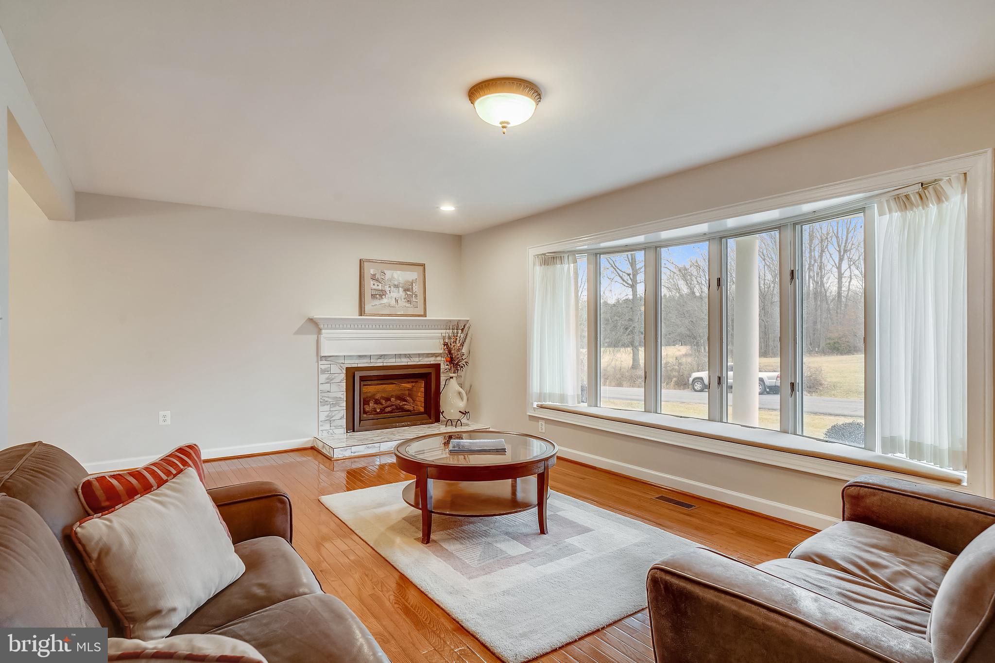 ROLLING KNOLLS - Residential