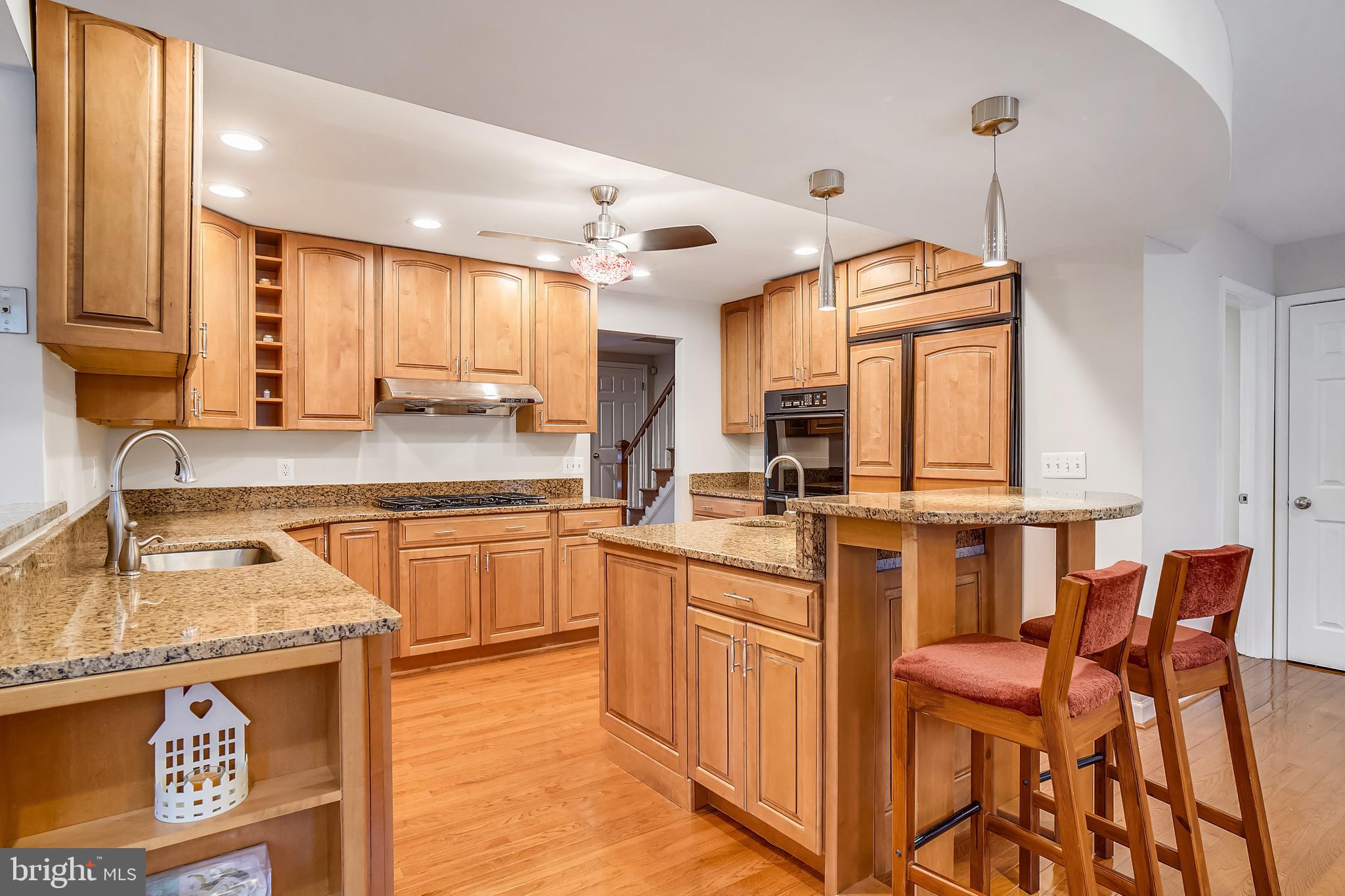 ROLLING KNOLLS - Residential