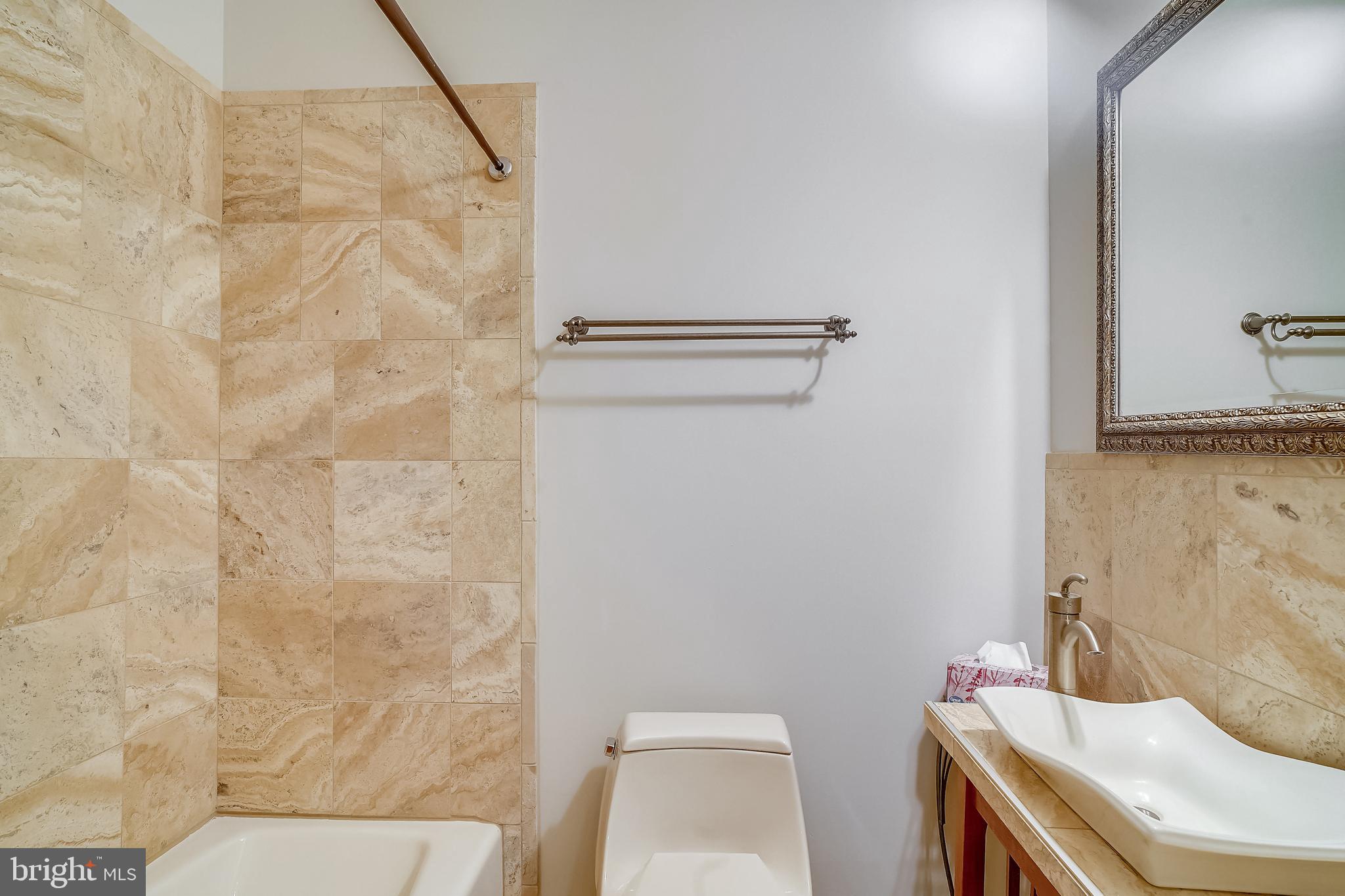 ROLLING KNOLLS - Residential