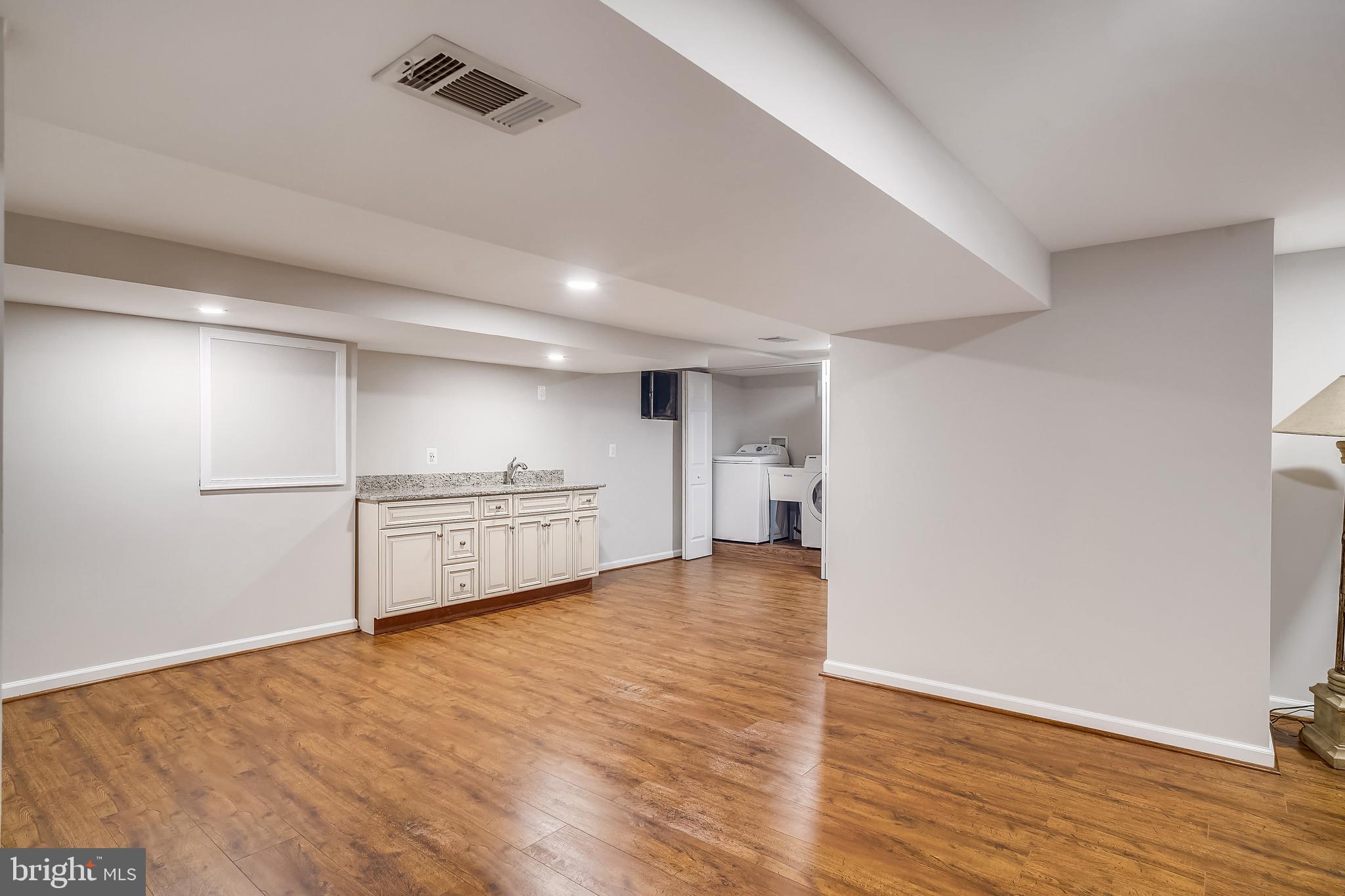 ROLLING KNOLLS - Residential