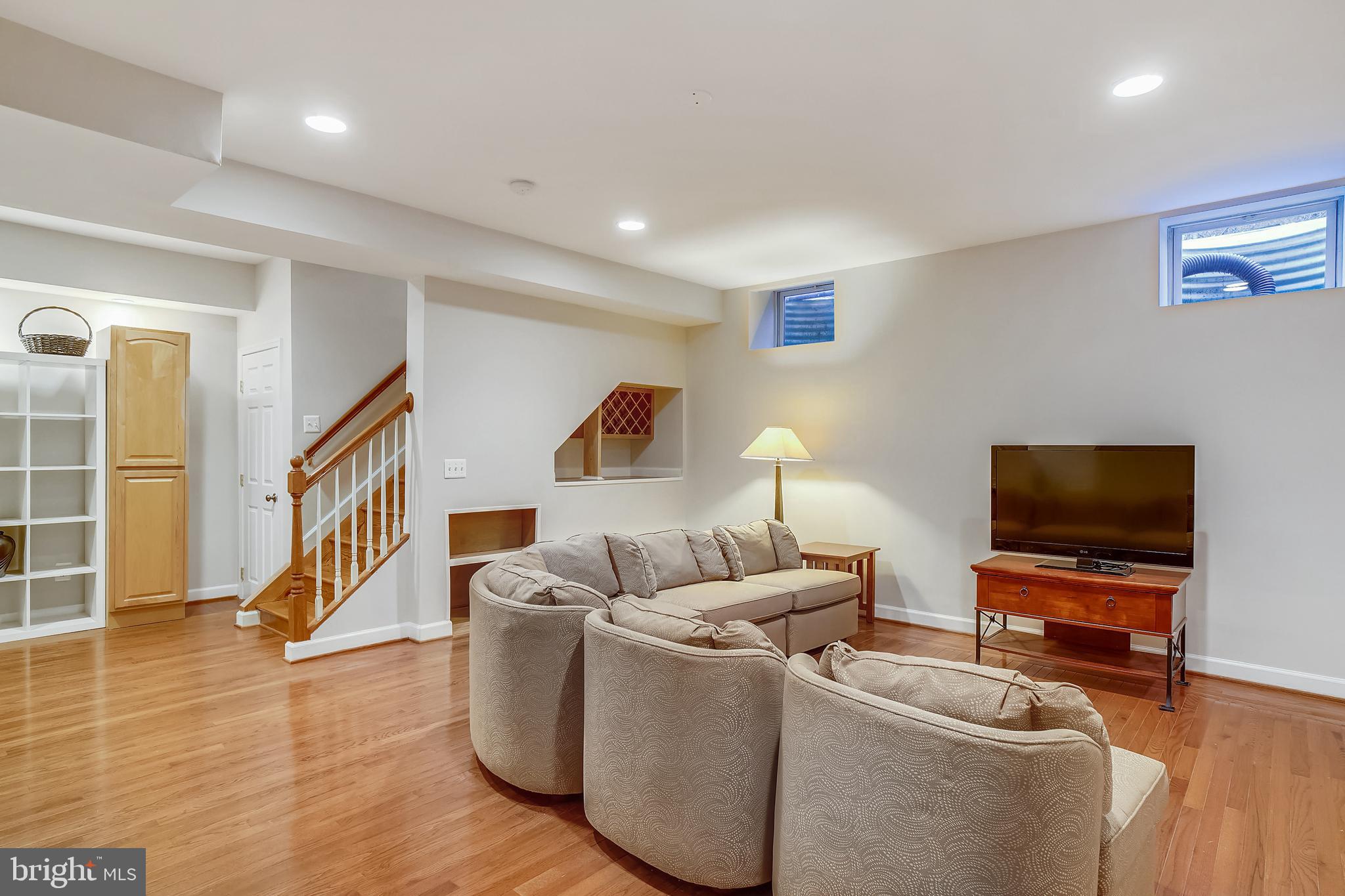 ROLLING KNOLLS - Residential