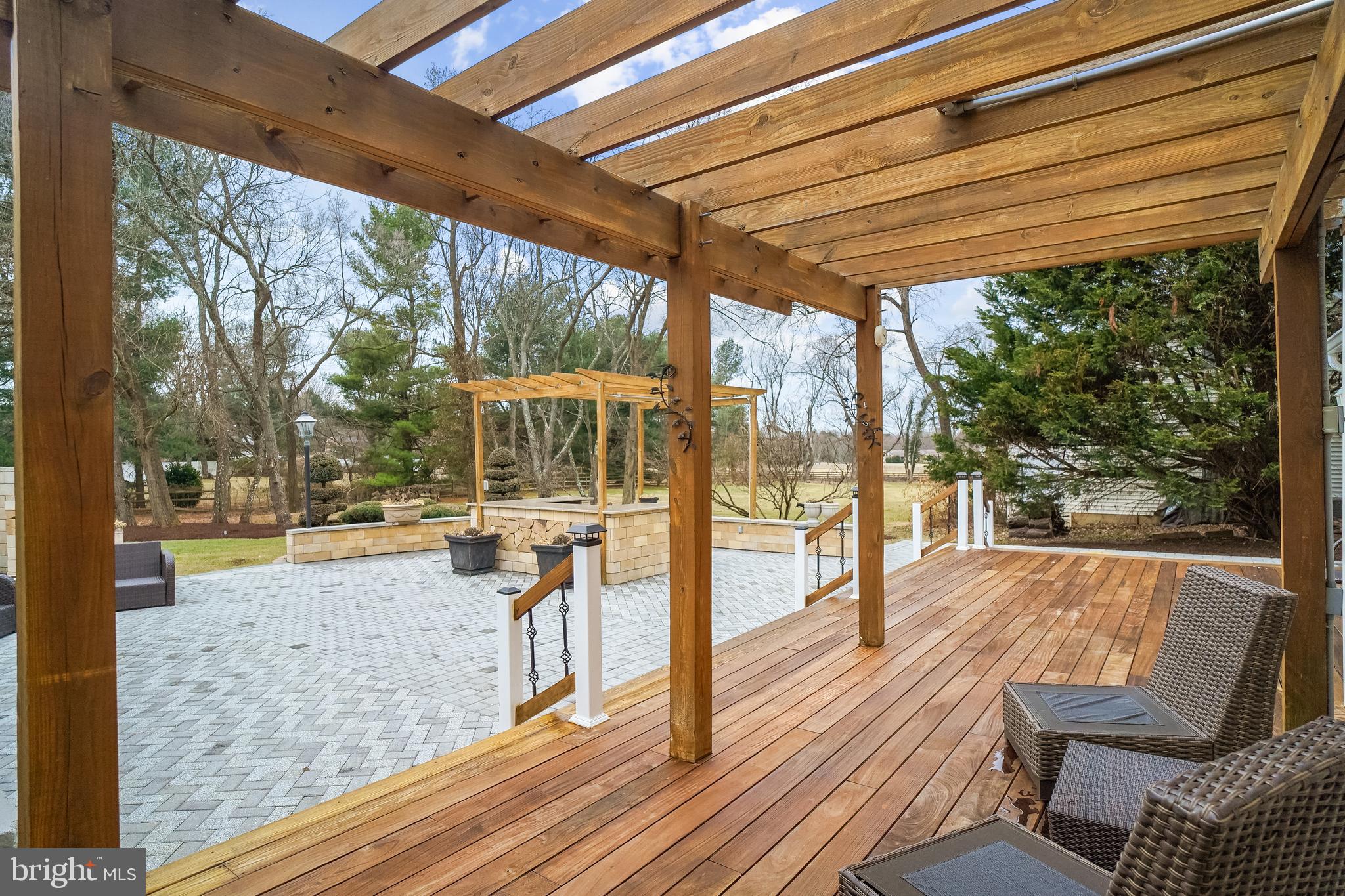 ROLLING KNOLLS - Residential