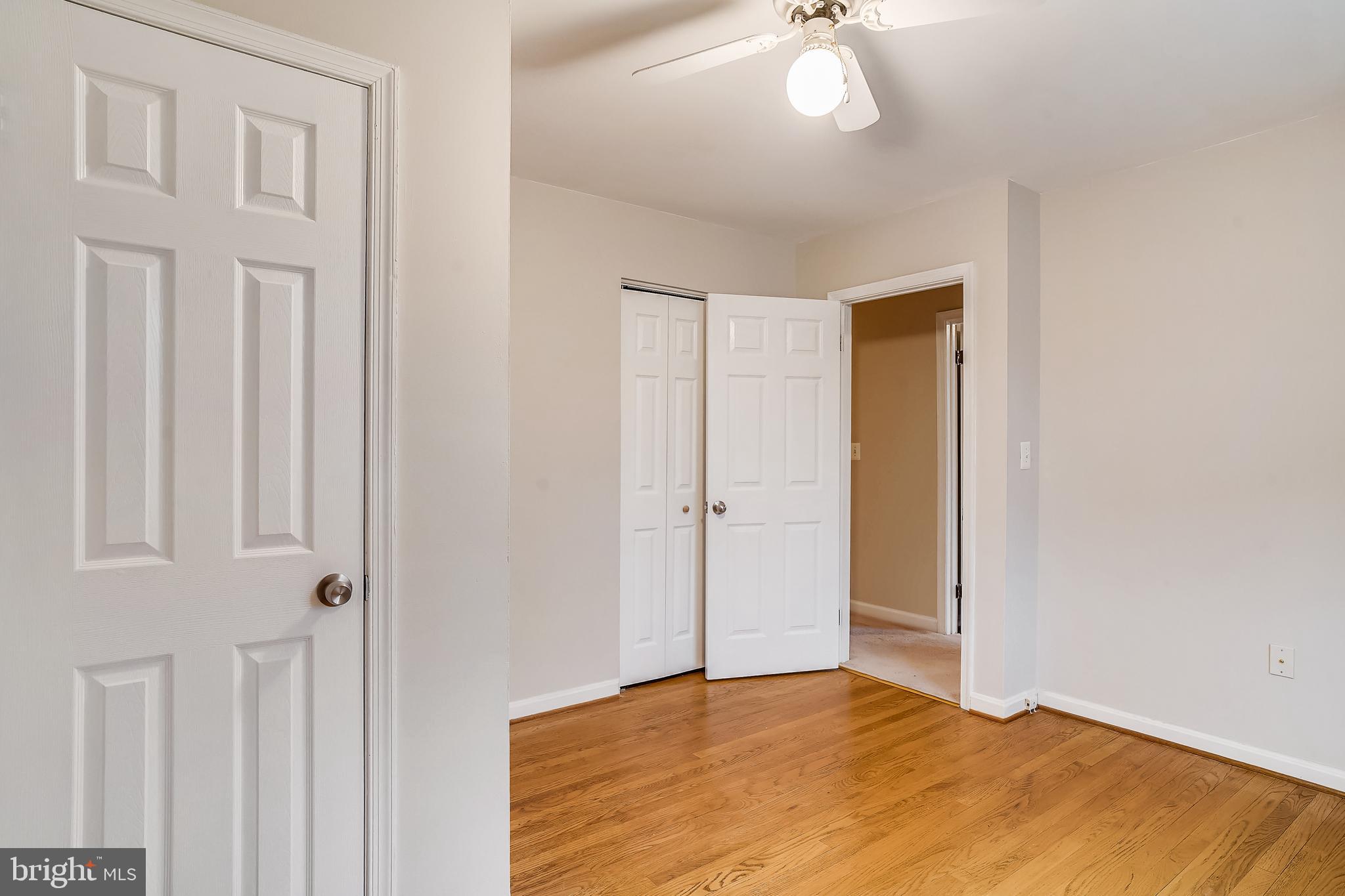 ROLLING KNOLLS - Residential