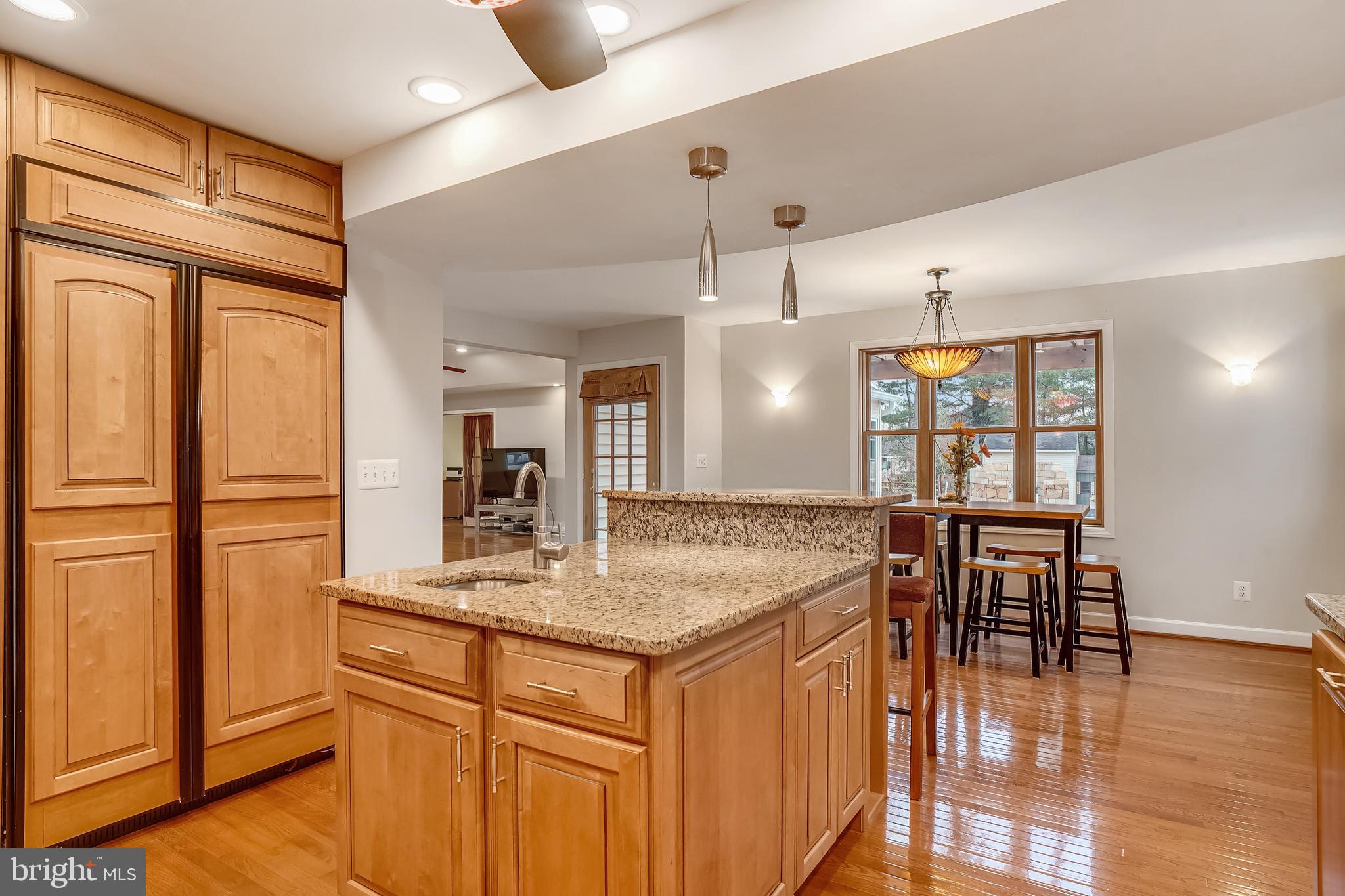 ROLLING KNOLLS - Residential