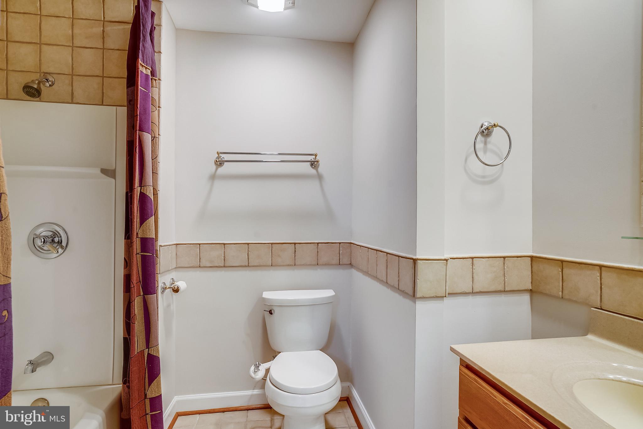 ROLLING KNOLLS - Residential