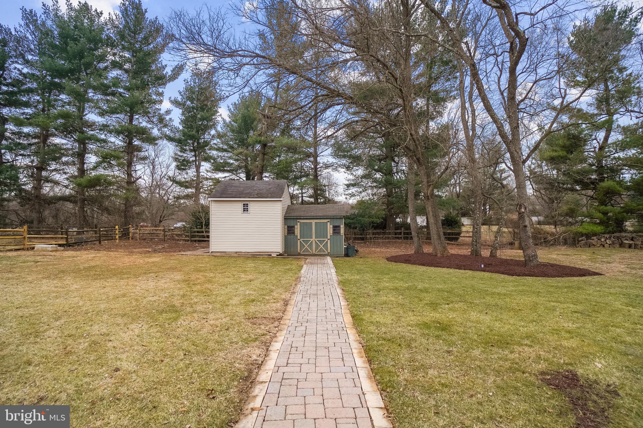 ROLLING KNOLLS - Residential