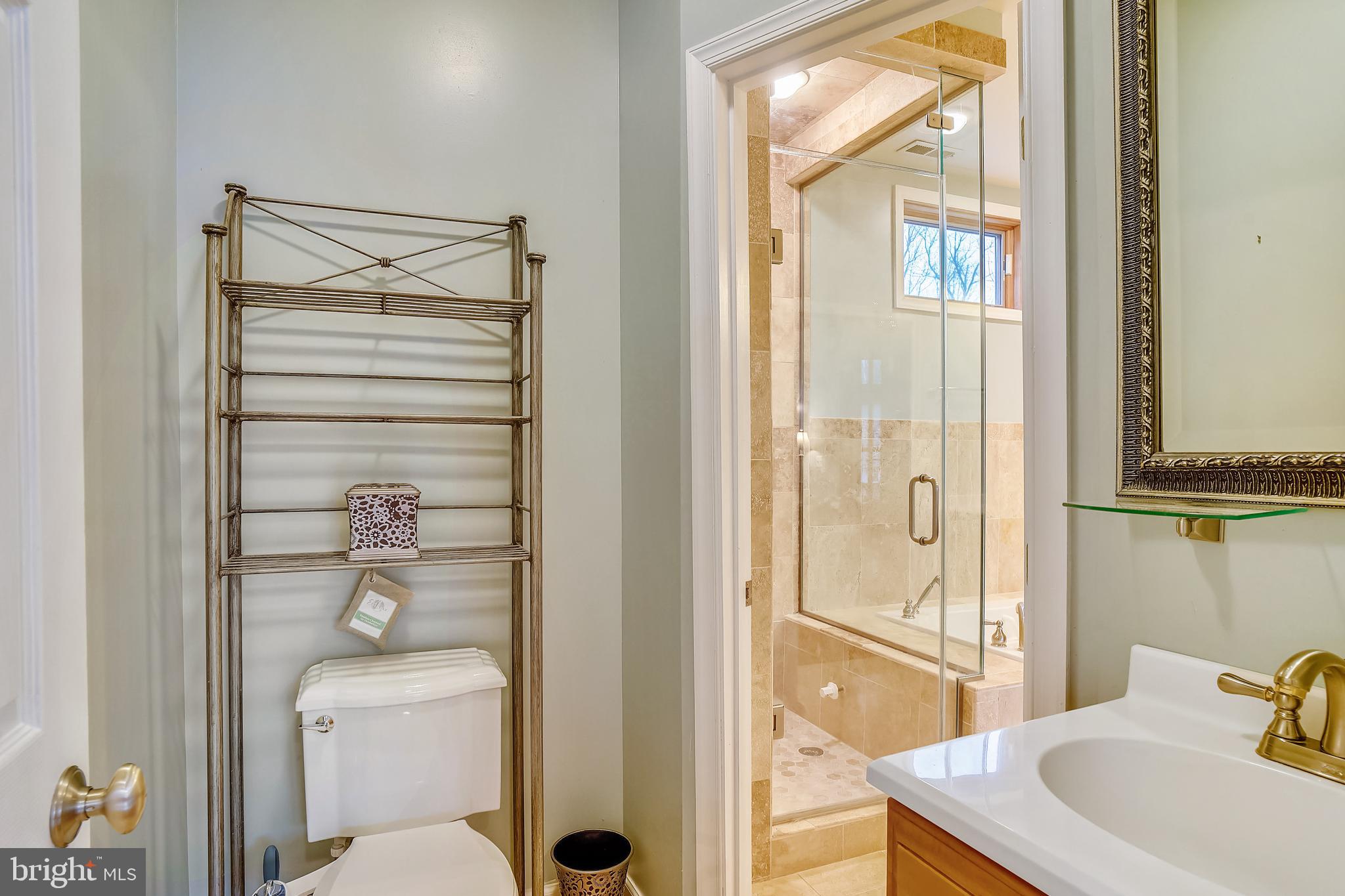 ROLLING KNOLLS - Residential