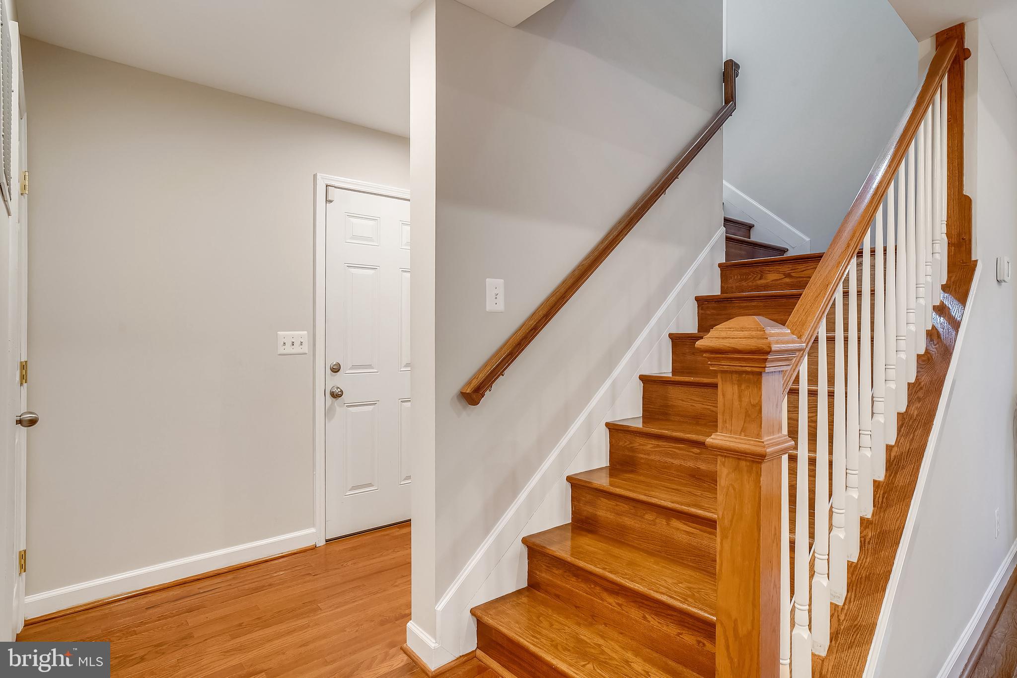 ROLLING KNOLLS - Residential