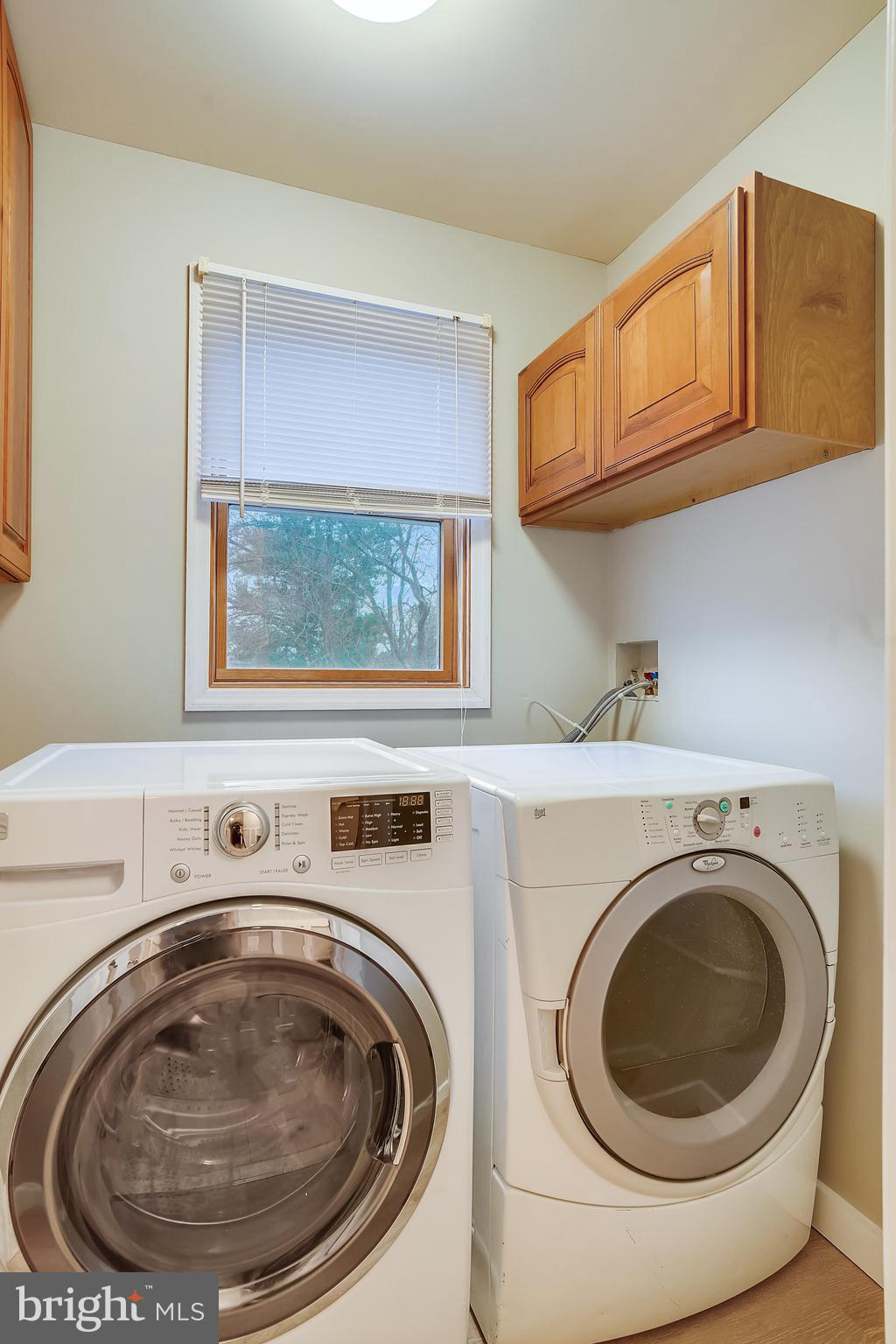 ROLLING KNOLLS - Residential