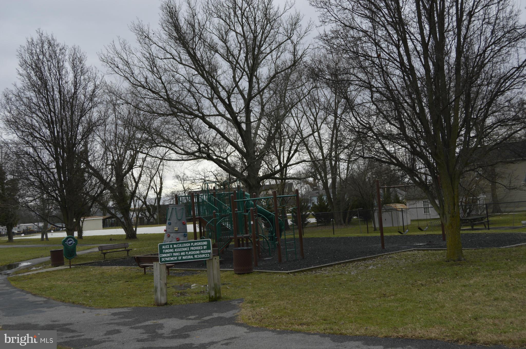 LAUREL GARDENS - Residential