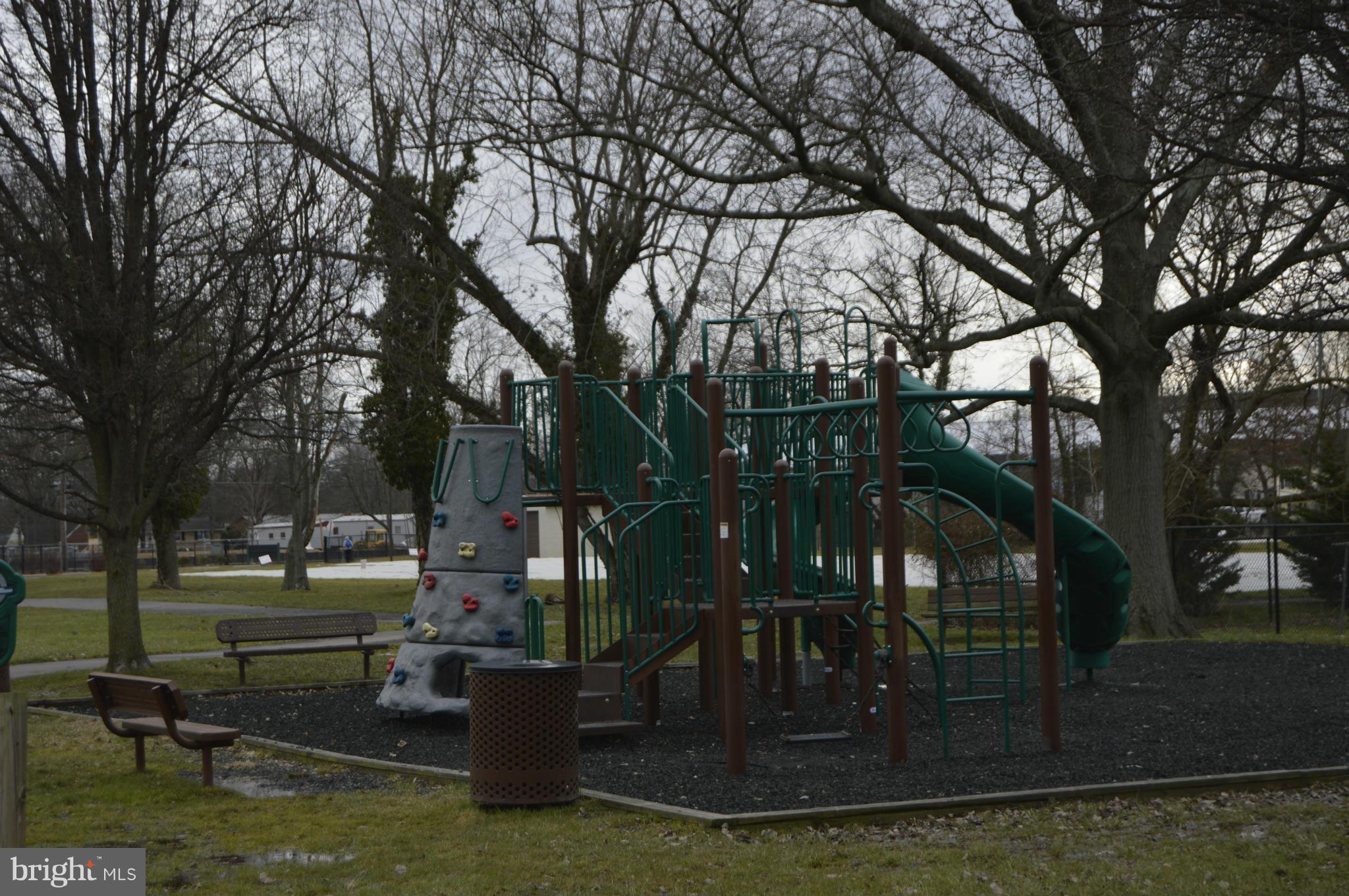 LAUREL GARDENS - Residential