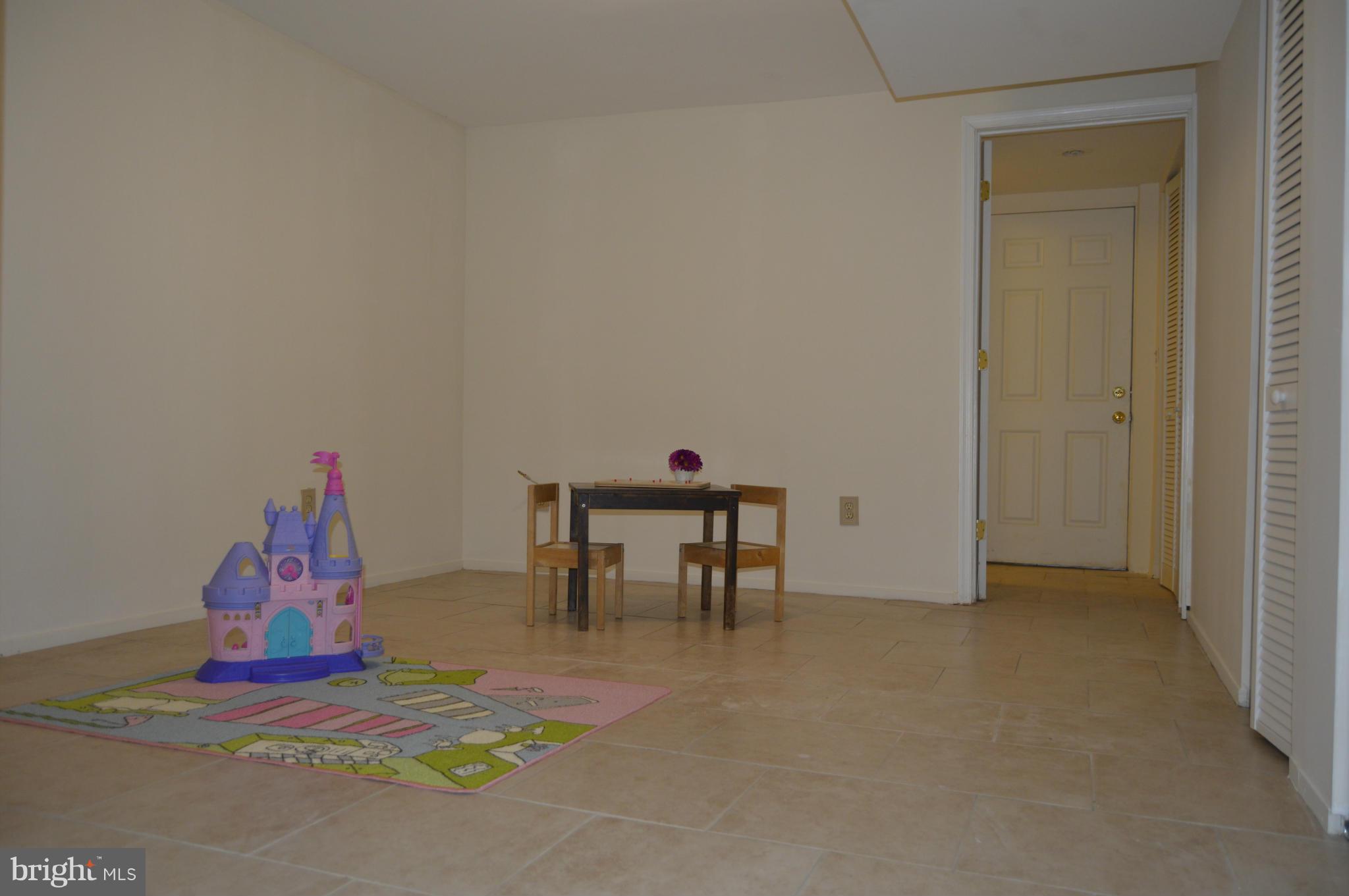 LAUREL GARDENS - Residential