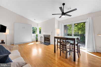 11743 SUMMERCHASE CIRCLE B RESTON VA 20194