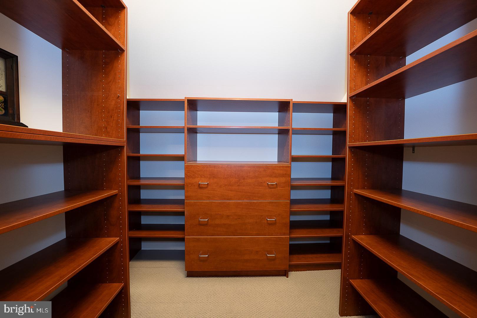 WYNNEWOOD - Residential