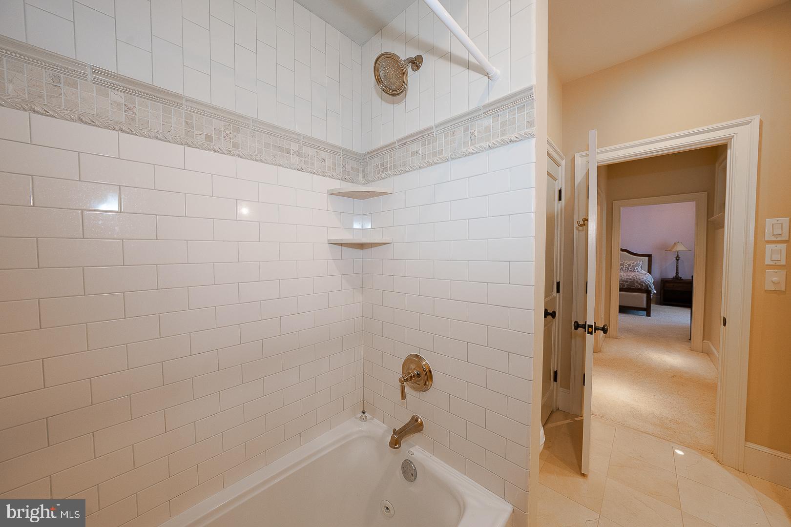 WYNNEWOOD - Residential