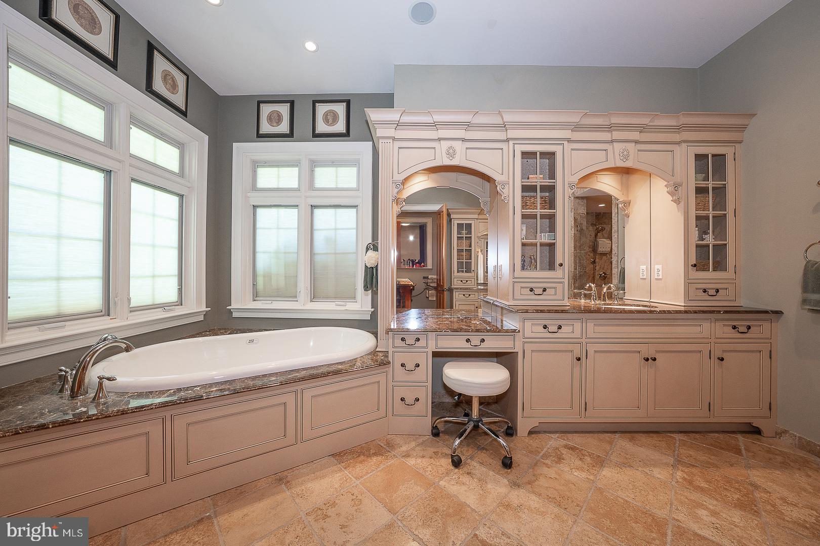 WYNNEWOOD - Residential