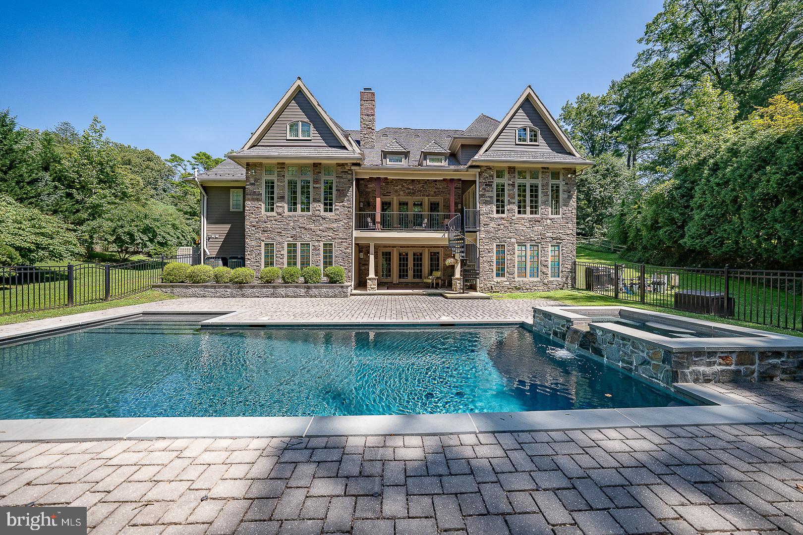 WYNNEWOOD - Residential