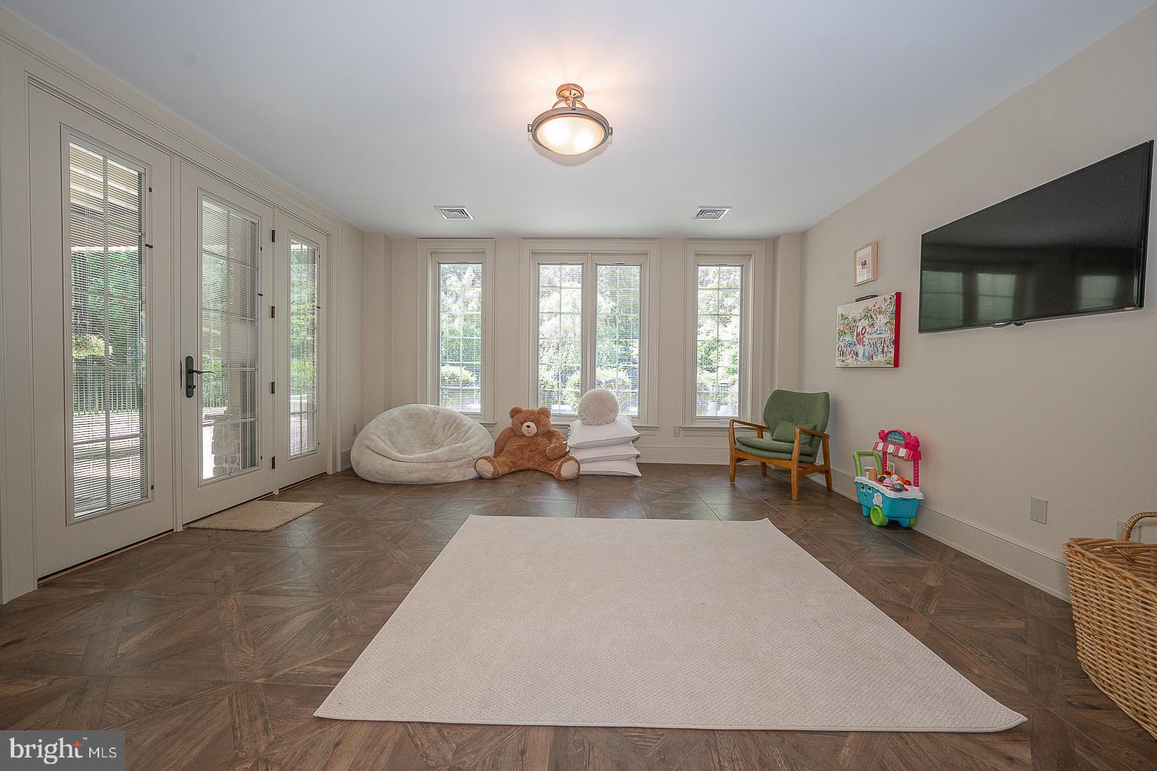 WYNNEWOOD - Residential