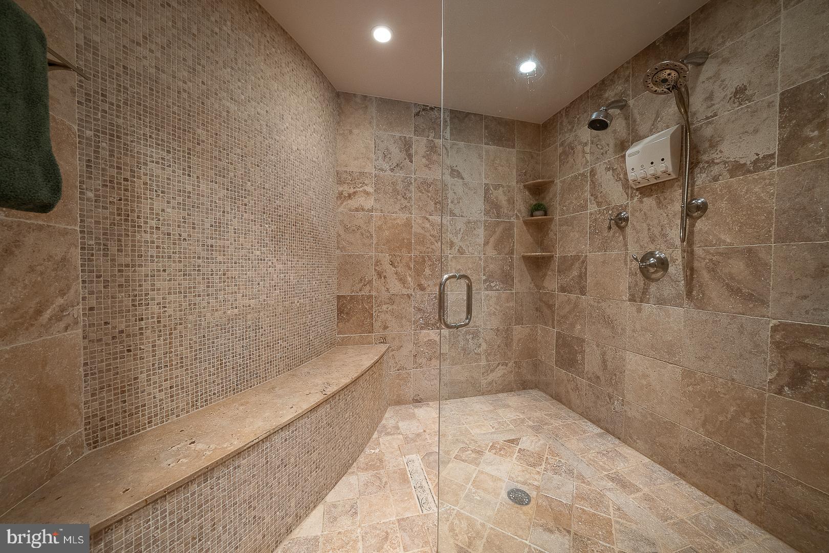 WYNNEWOOD - Residential