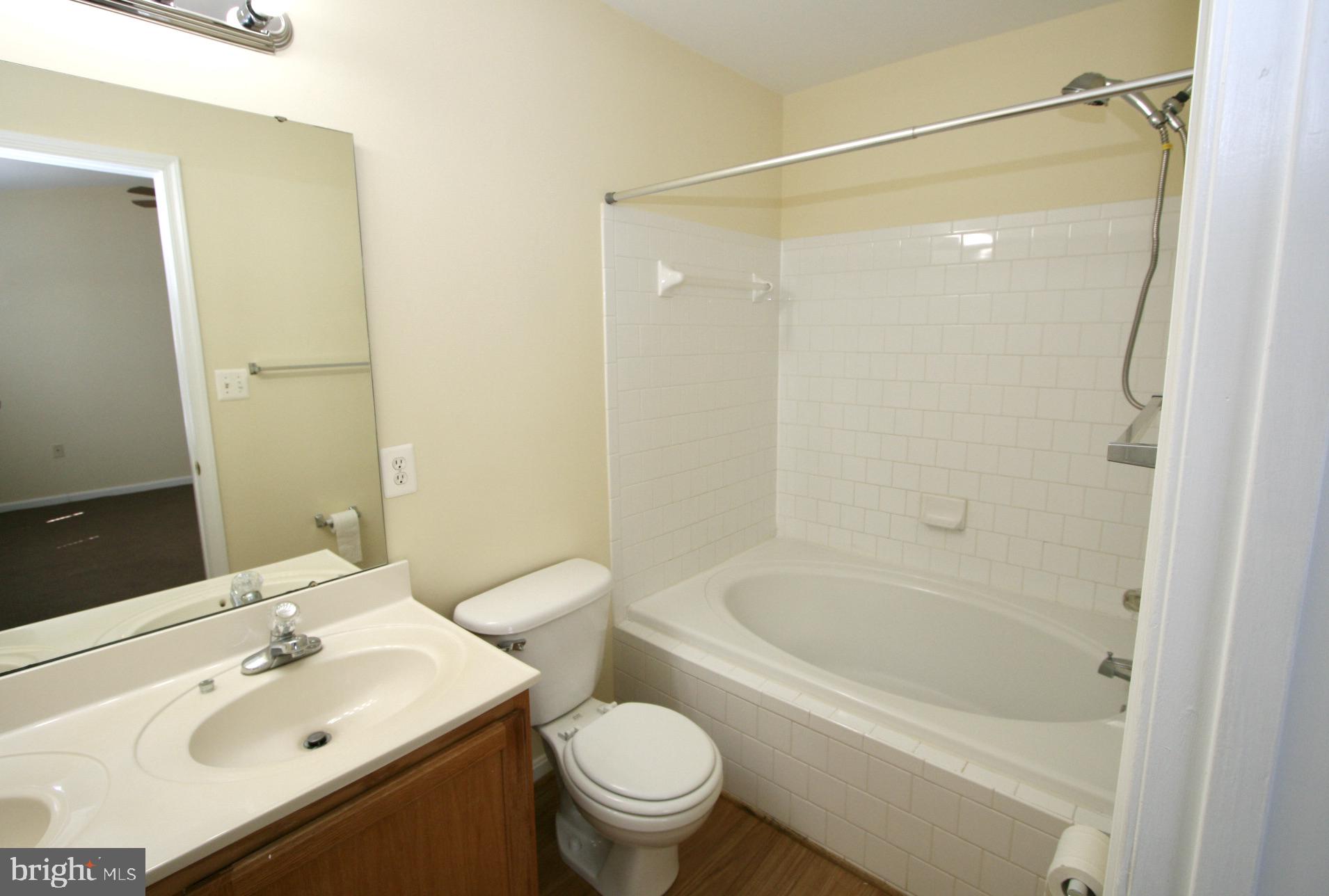 VICTORIA PARK SUB - Residential Lease