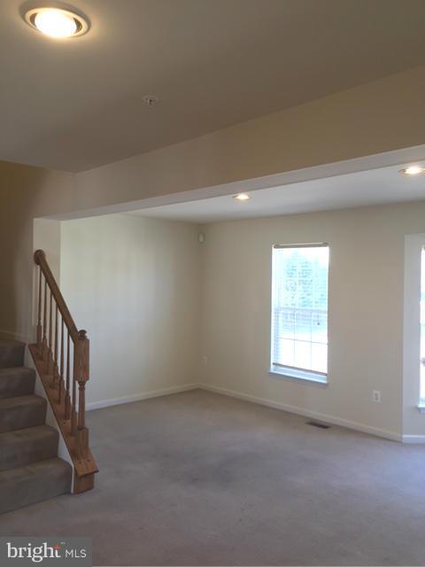 VILLAGE TOWNS - Residential