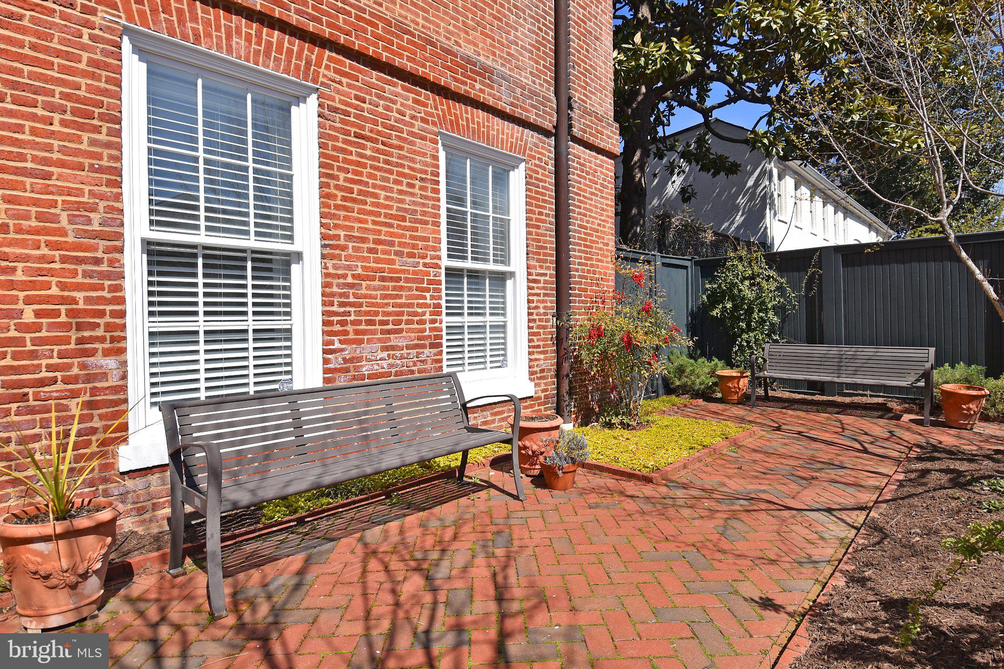 2735 OLIVE STREET NW 1