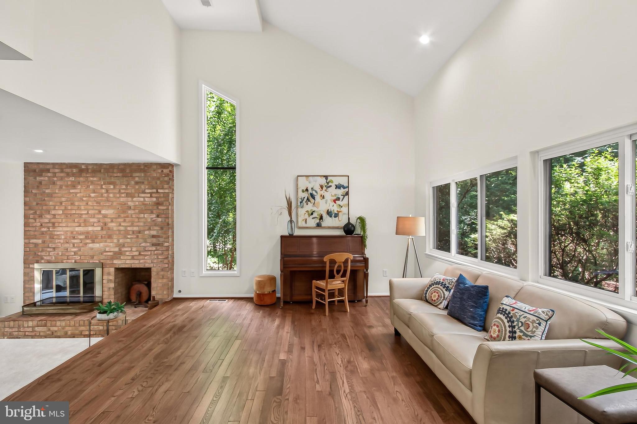 3219 FOXVALE DRIVE